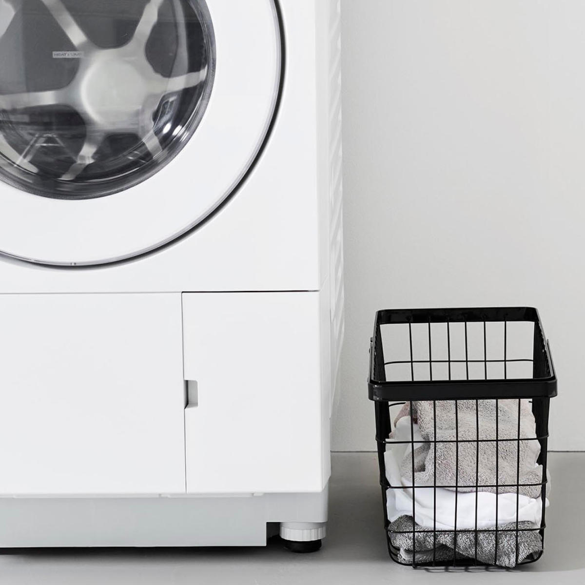 山崎実業 tower ランドリーワイヤーバスケット タワー スリム M ( 4903208100014 タワーシリーズ 洗濯かご 洗濯カゴ 洗濯物入れ ランドリー ワイヤー 脱衣かご 長方形 角型 スチール ワイヤーバスケット ) 【ブラック】 ブラック