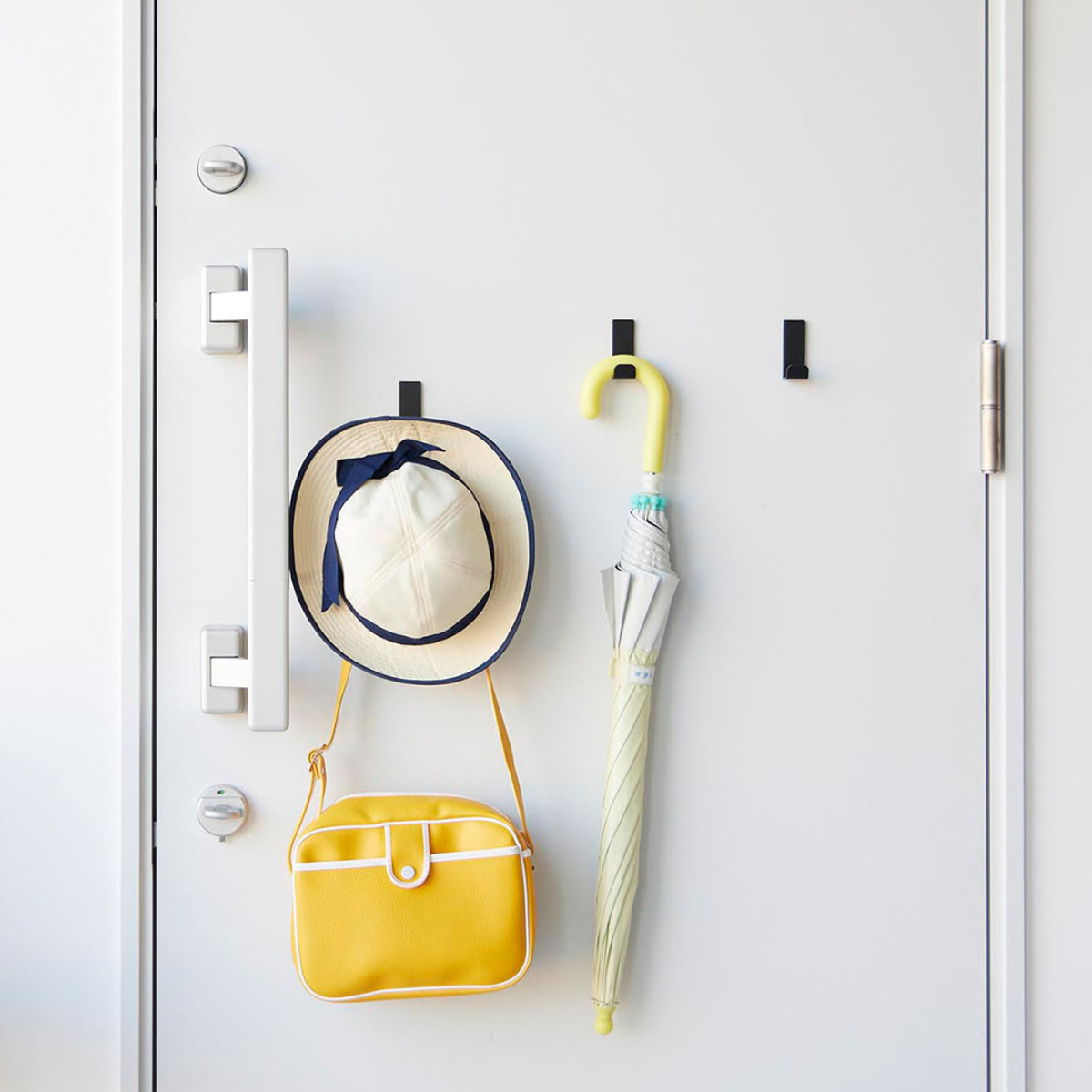 山崎実業 tower マグネットハンガーフック タワー S 3個組 ( 4903208102339 タワーシリーズ ハンガーフック マグネット 磁石 3個 ホルダー フック 強力マグネット バッグ 収納 帽子 傘 カバン ) 【ホワイト】 ホワイト