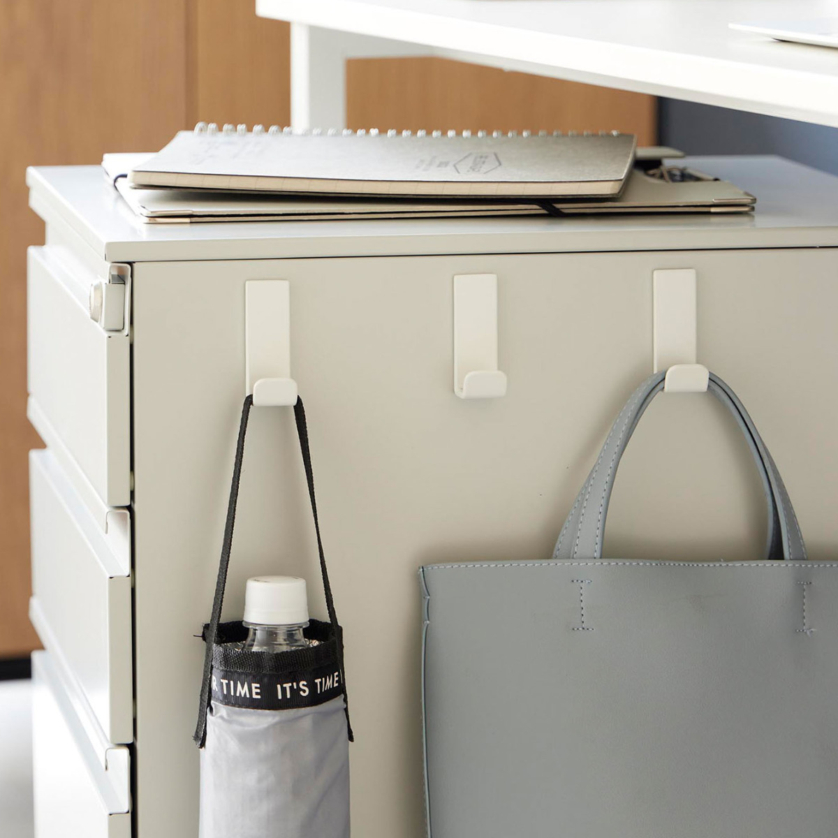 山崎実業 tower マグネットハンガーフック タワー S 3個組 ( 4903208102339 タワーシリーズ ハンガーフック マグネット 磁石 3個 ホルダー フック 強力マグネット バッグ 収納 帽子 傘 カバン ) 【ホワイト】 ホワイト