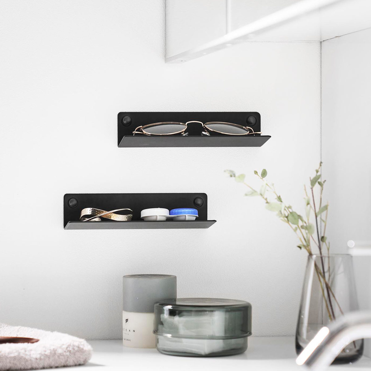 山崎実業 tower 壁付けメガネラック タワー ( 4903208104463 タワーシリーズ めがねラック メガネ 眼鏡 ラック 眼鏡ラック 壁付け メガネラック 石こうボードピン 浮かせる収納 浮かせて収納 壁面 壁面収納 小物 メガネ置き ) 【ブラック】 ブラック