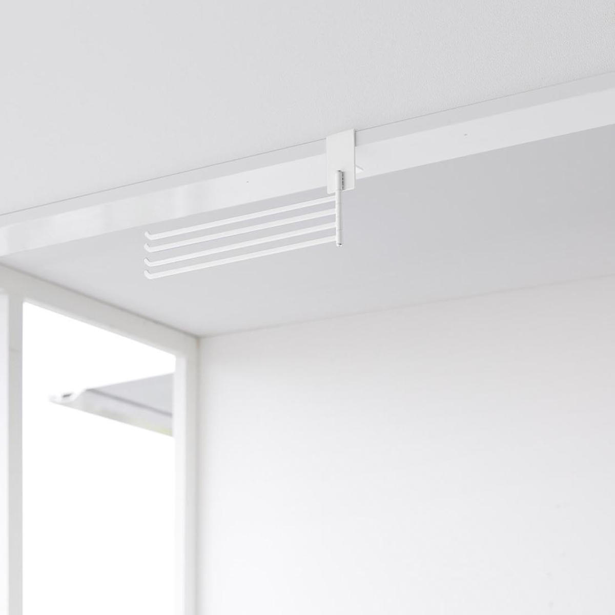 山崎実業 tower 360度回転できる室内物干しタオルハンガー タワー ( 4903208103220 タワーシリーズ タオルハンガー 部屋干し 360度回転 洗濯ハンガー 室内干しハンガー ランドリーハンガー 室内干し ) 【ブラック】 ブラック