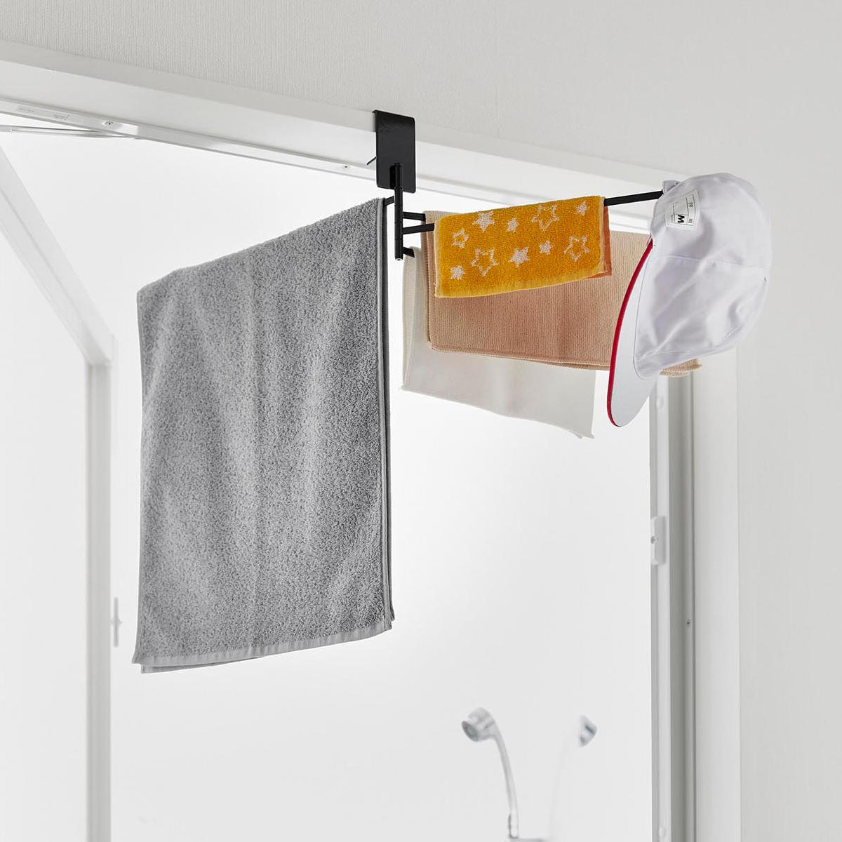 山崎実業 tower 360度回転できる室内物干しタオルハンガー タワー ( 4903208103220 タワーシリーズ タオルハンガー 部屋干し 360度回転 洗濯ハンガー 室内干しハンガー ランドリーハンガー 室内干し ) 【ブラック】 ブラック