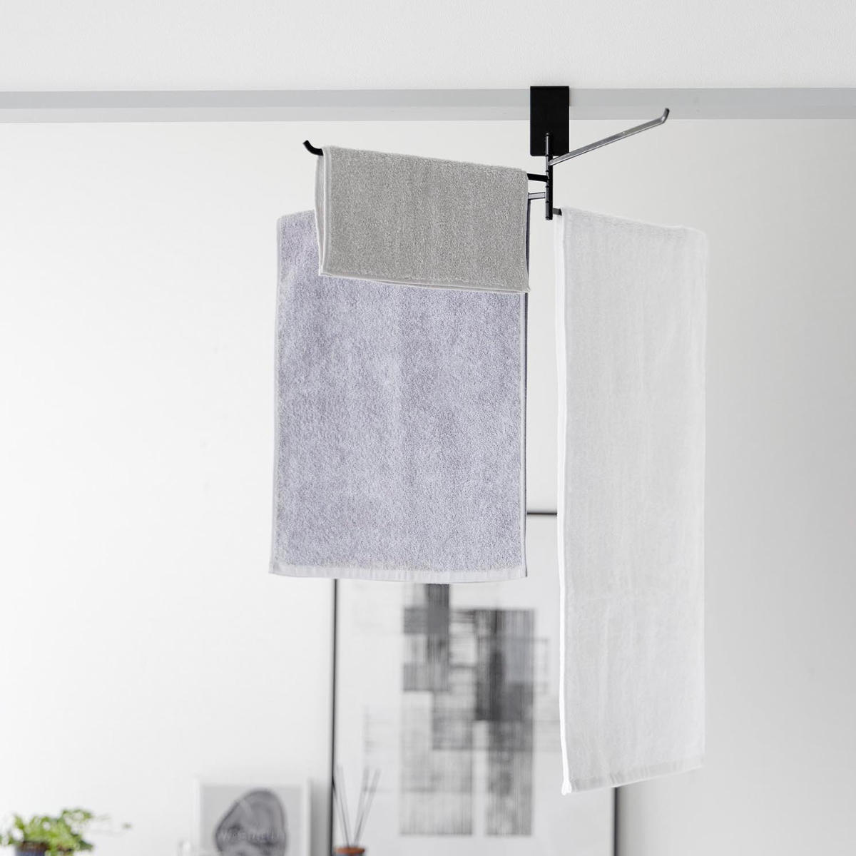 山崎実業 tower 360度回転できる室内物干しタオルハンガー タワー ( 4903208103220 タワーシリーズ タオルハンガー 部屋干し 360度回転 洗濯ハンガー 室内干しハンガー ランドリーハンガー 室内干し ) 【ブラック】 ブラック