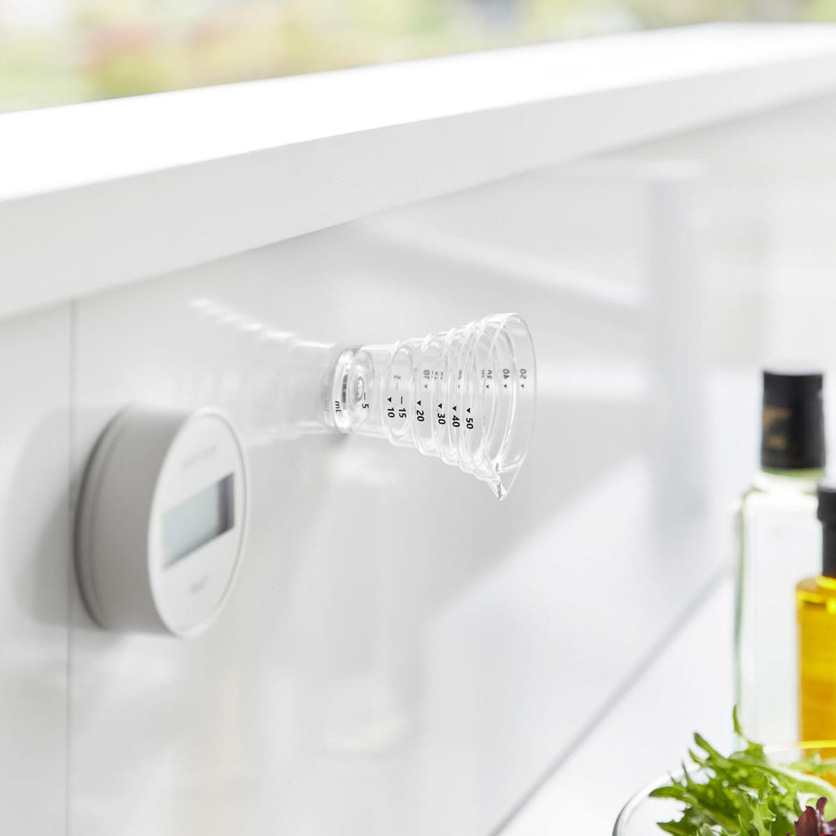 山崎実業 tower マグネット段々計量カップ タワー 50mL ( 4903208103602 タワーシリーズ 段々計量カップ 50ml 計量カップ 食洗機対応 マグネット 計量 カップ 50ML 磁石 浮かせて収納 浮かせる収納 ) 【ホワイト】 ホワイト