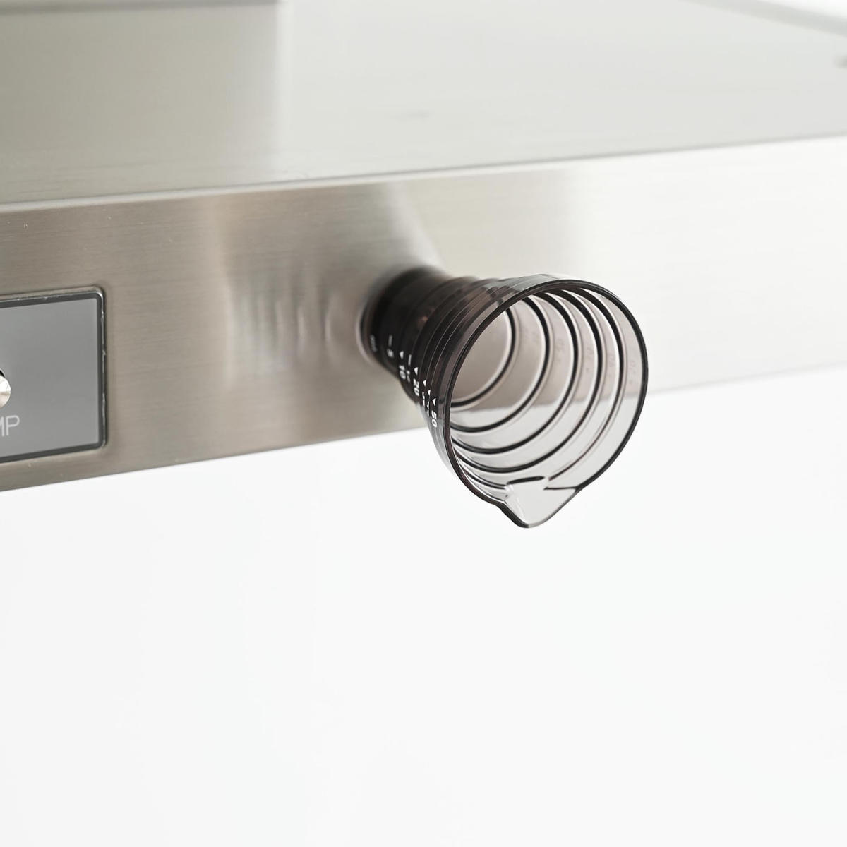 山崎実業 tower マグネット段々計量カップ タワー 50mL ( 4903208103602 タワーシリーズ 段々計量カップ 50ml 計量カップ 食洗機対応 マグネット 計量 カップ 50ML 磁石 浮かせて収納 浮かせる収納 ) 【ホワイト】 ホワイト