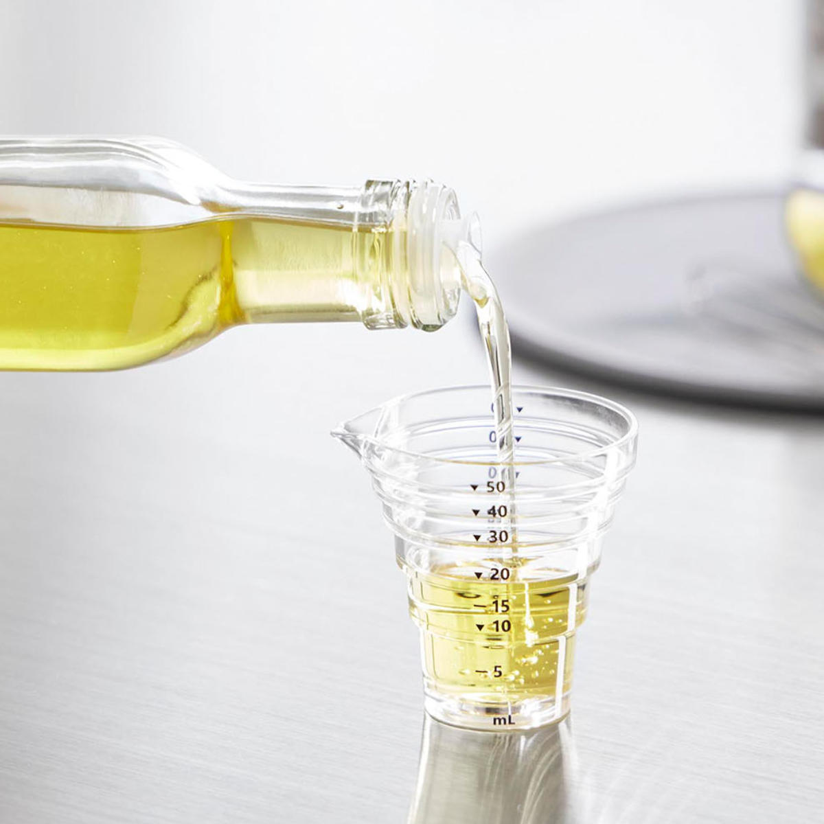 山崎実業 tower マグネット段々計量カップ タワー 50mL ( 4903208103602 タワーシリーズ 段々計量カップ 50ml 計量カップ 食洗機対応 マグネット 計量 カップ 50ML 磁石 浮かせて収納 浮かせる収納 ) 【ホワイト】 ホワイト