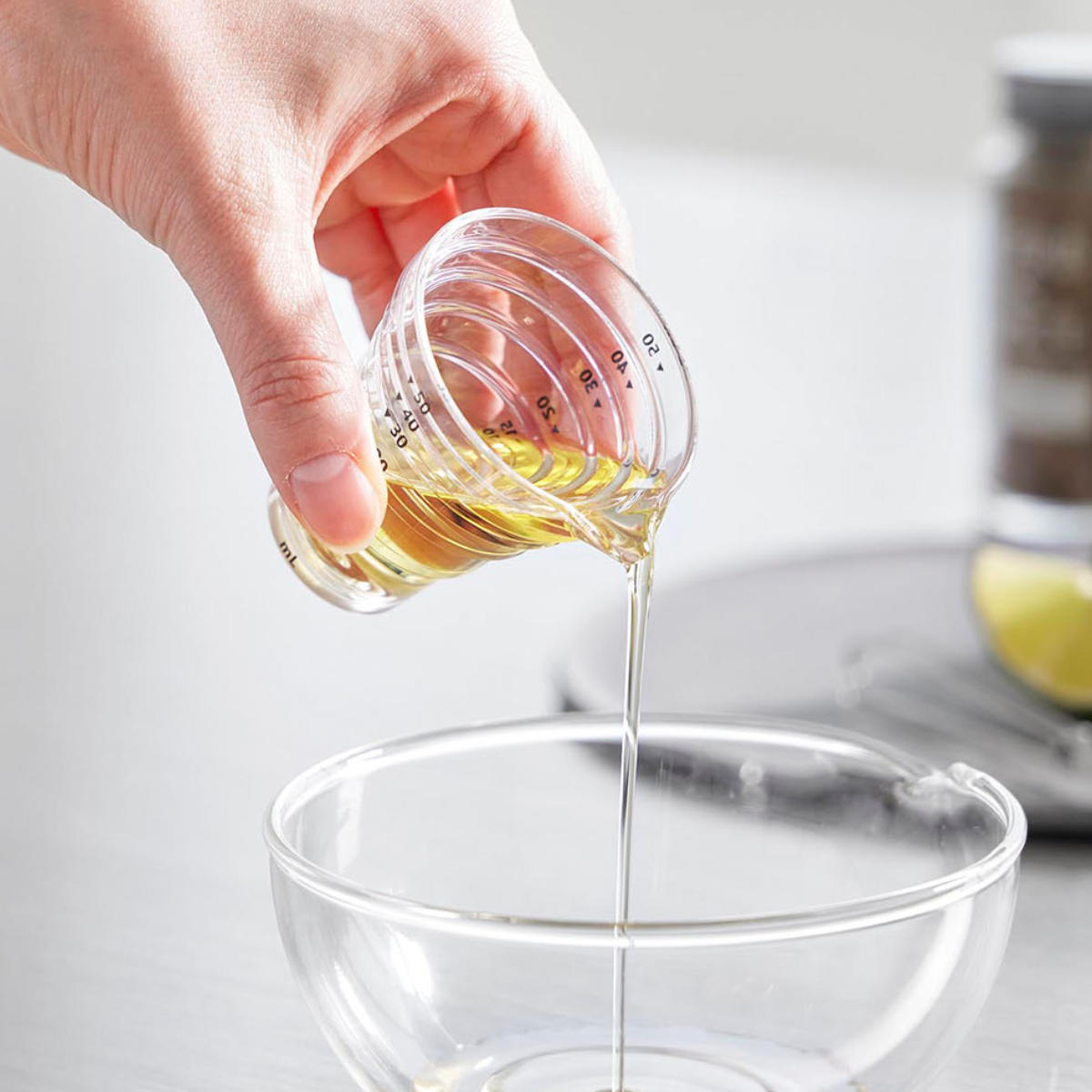 山崎実業 tower マグネット段々計量カップ タワー 50mL ( 4903208103602 タワーシリーズ 段々計量カップ 50ml 計量カップ 食洗機対応 マグネット 計量 カップ 50ML 磁石 浮かせて収納 浮かせる収納 ) 【ホワイト】 ホワイト