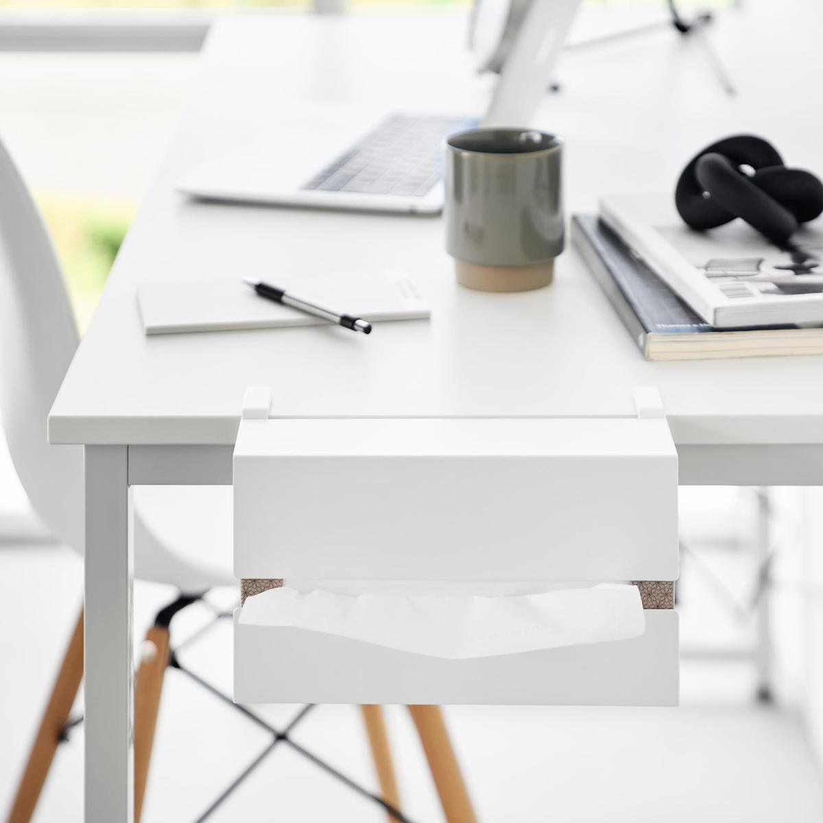 山崎実業 tower テーブル横ティッシュケース タワー ( 4903208103718 タワーシリーズ ティッシュケース ティッシュペーパー テーブル横 ティッシュ ケース テーブルサイド 交換しやすい ティッシュカバー ) 【ブラック】 ブラック