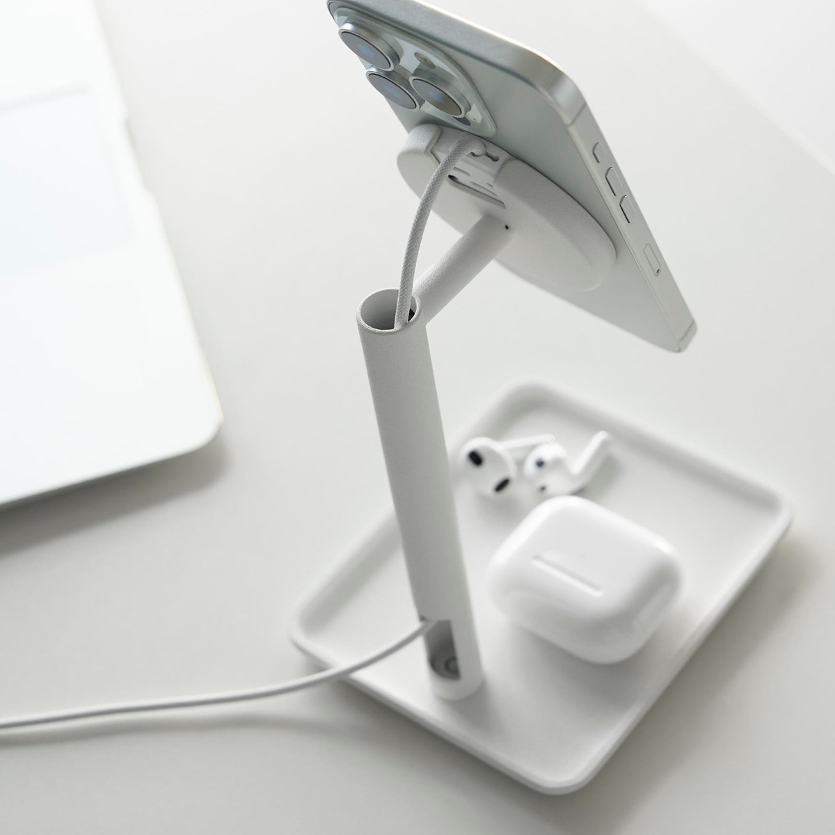 山崎実業 tower トレー付きスマートフォン充電スタンド タワー ( 4903208100885 タワーシリーズ スマホスタンド スマホ スマートフォン トレー付き スマートフォンスタンド 充電スタンド 携帯 ワイヤレス充電器 ) 【ブラック】 ブラック