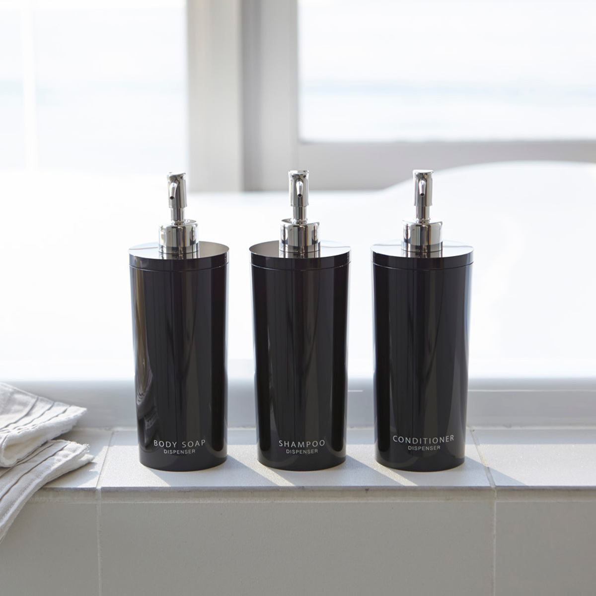 山崎実業 tower ツーウェイディスペンサー タワー ラウンド シャンプー コンディショナー ボディソープ 3本セット ( 4903208029322 お風呂 ボトル 詰め替えボトル 白 黒 詰め替え容器 おしゃれ ソープ ) 【ブラック】 ブラック