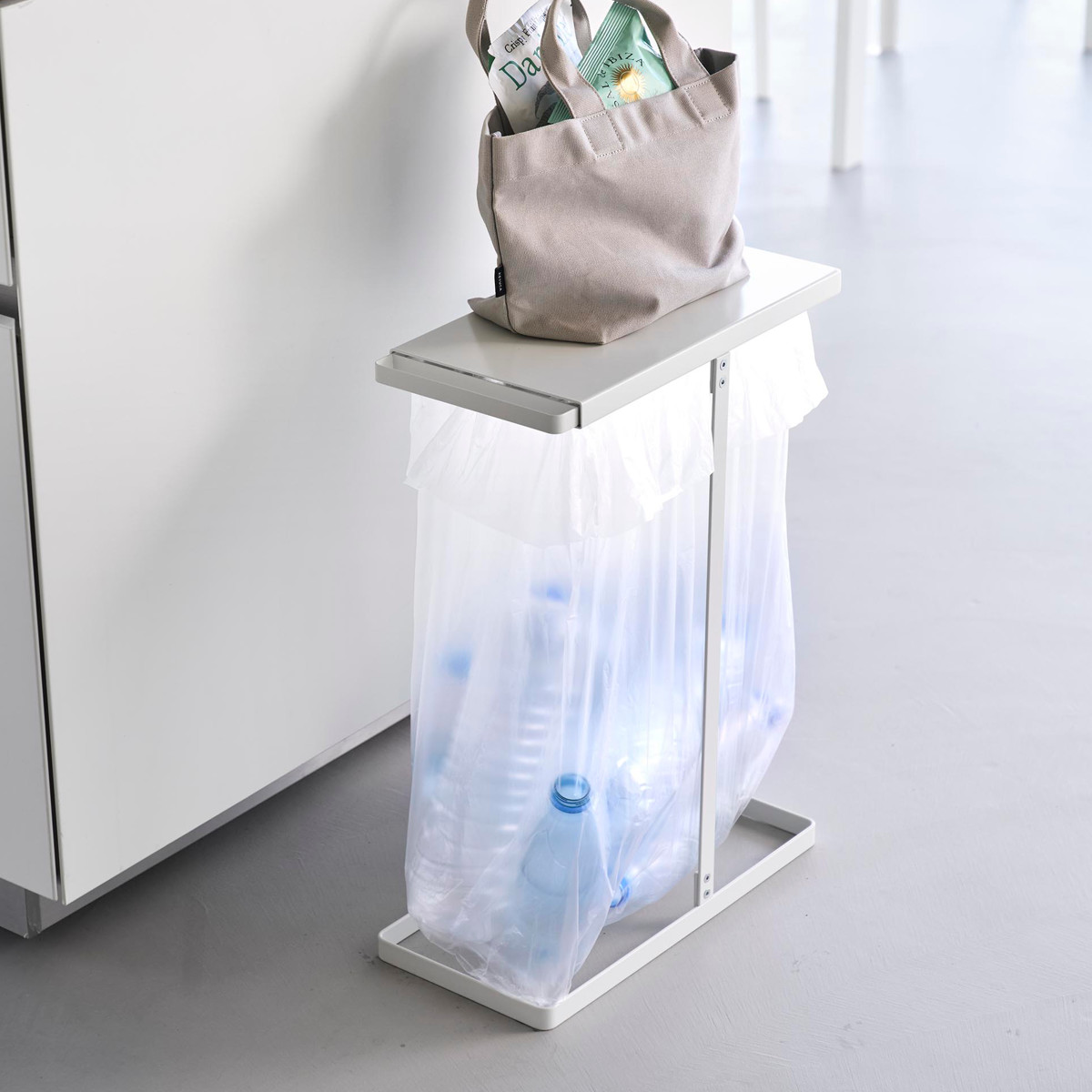 山崎実業 tower 引き出す分別ゴミ袋ホルダー タワー スリム 45L ( 4903208102643 タワーシリーズ 分別 ゴミ袋ホルダー 45l ごみ箱 45リットル 分別ゴミ箱 ゴミ袋 ホルダー スリムサイズ レジ袋スタンド ) 【ブラック】 ブラック