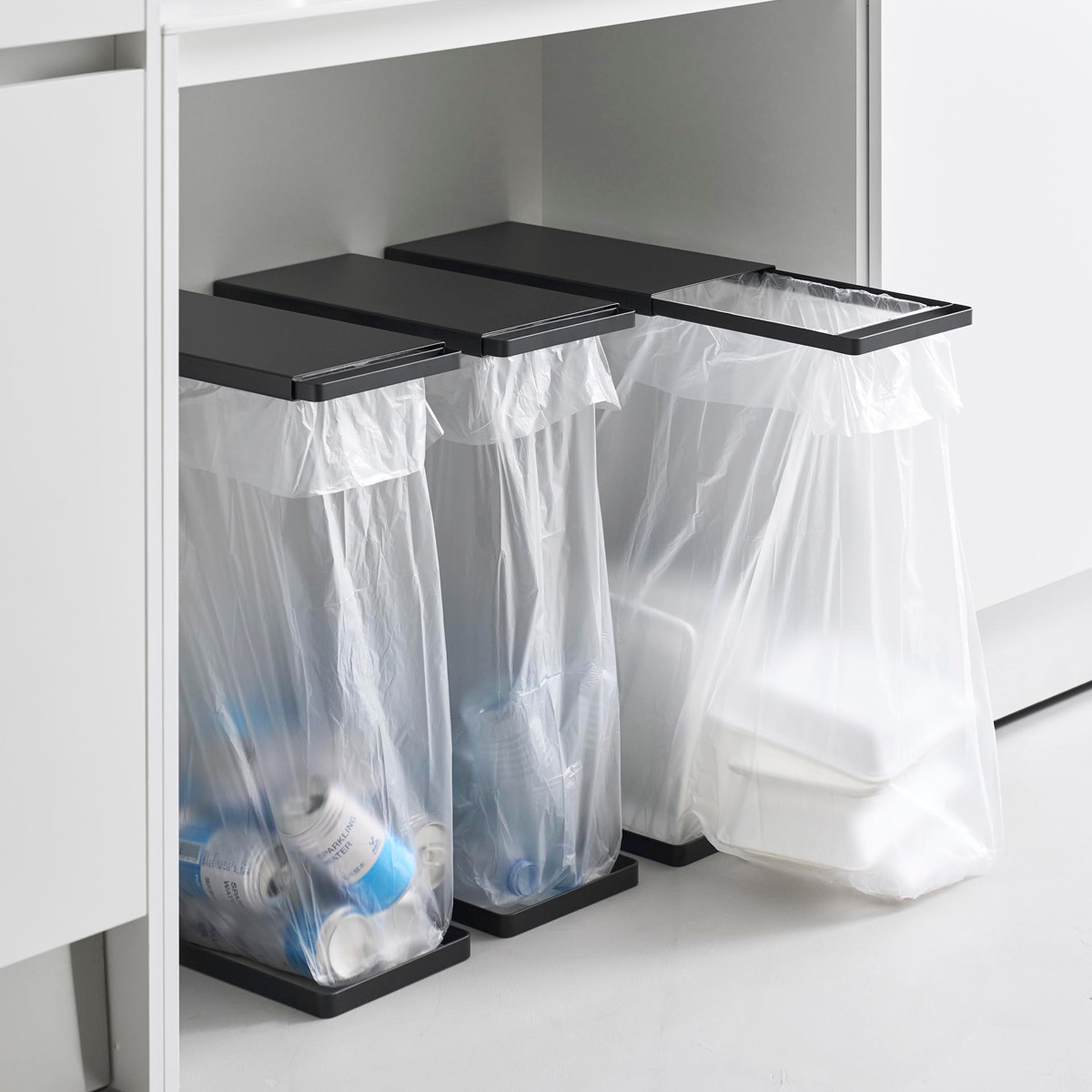 山崎実業 tower 引き出す分別ゴミ袋ホルダー タワー スリム 45L ( 4903208102643 タワーシリーズ 分別 ゴミ袋ホルダー 45l ごみ箱 45リットル 分別ゴミ箱 ゴミ袋 ホルダー スリムサイズ レジ袋スタンド ) 【ブラック】 ブラック