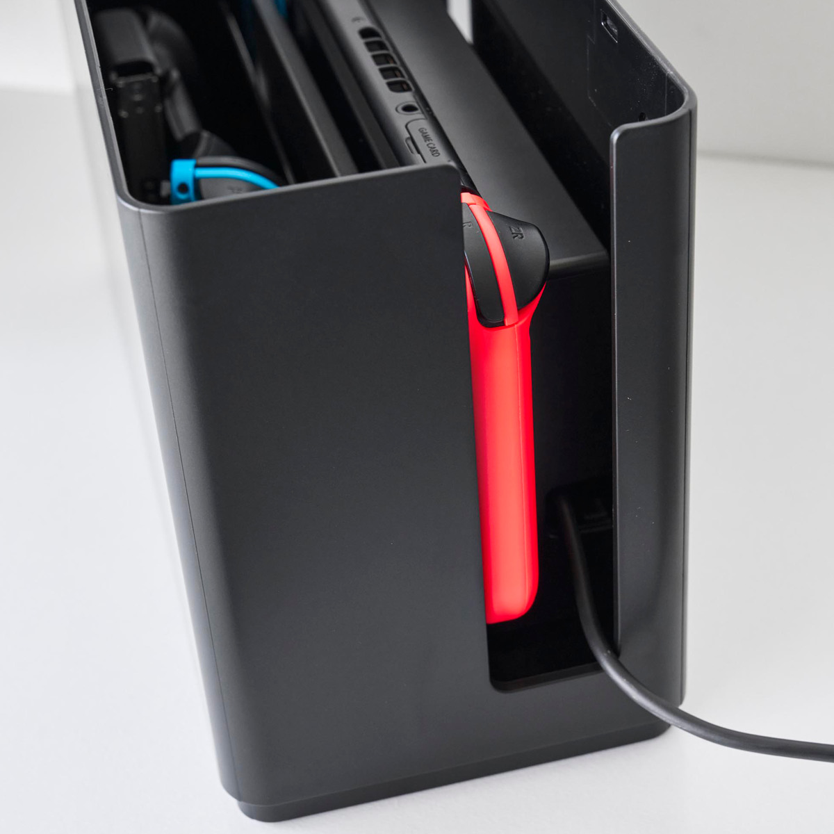 山崎実業 smart 蓋付き重ねられるゲーム機器収納ケース スマート ( 4903208103121 スマートシリーズ ゲーム機器収納ケース 蓋付き ゲーム機 コントローラー 蓋 重ねられる ゲーム機器 収納 ケース フタ付き ) 【ブラック】 ブラック