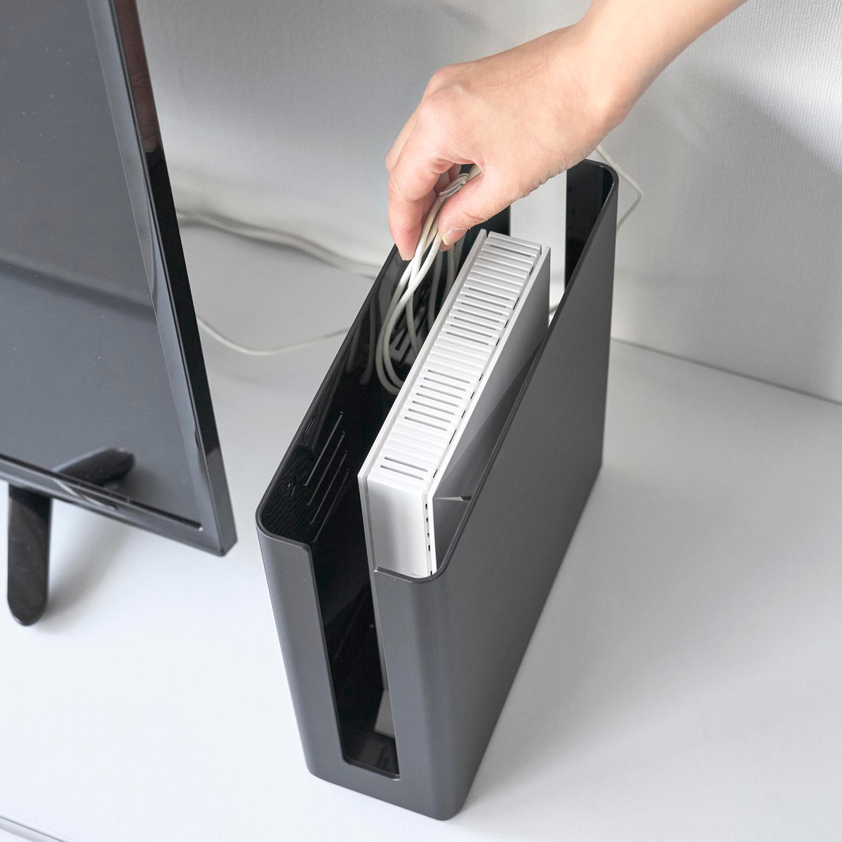 山崎実業 smart 蓋付き重ねられる仕切り付きスリムルーター収納ケース スマート ( 4903208103145 スマートシリーズ ルーター収納ケース スリム 蓋付き 重ねられる 仕切り付き ルーター 収納ケース 隠せる ルーター収納 壁面収納 壁 ) 【ホワイト】 ホワイト