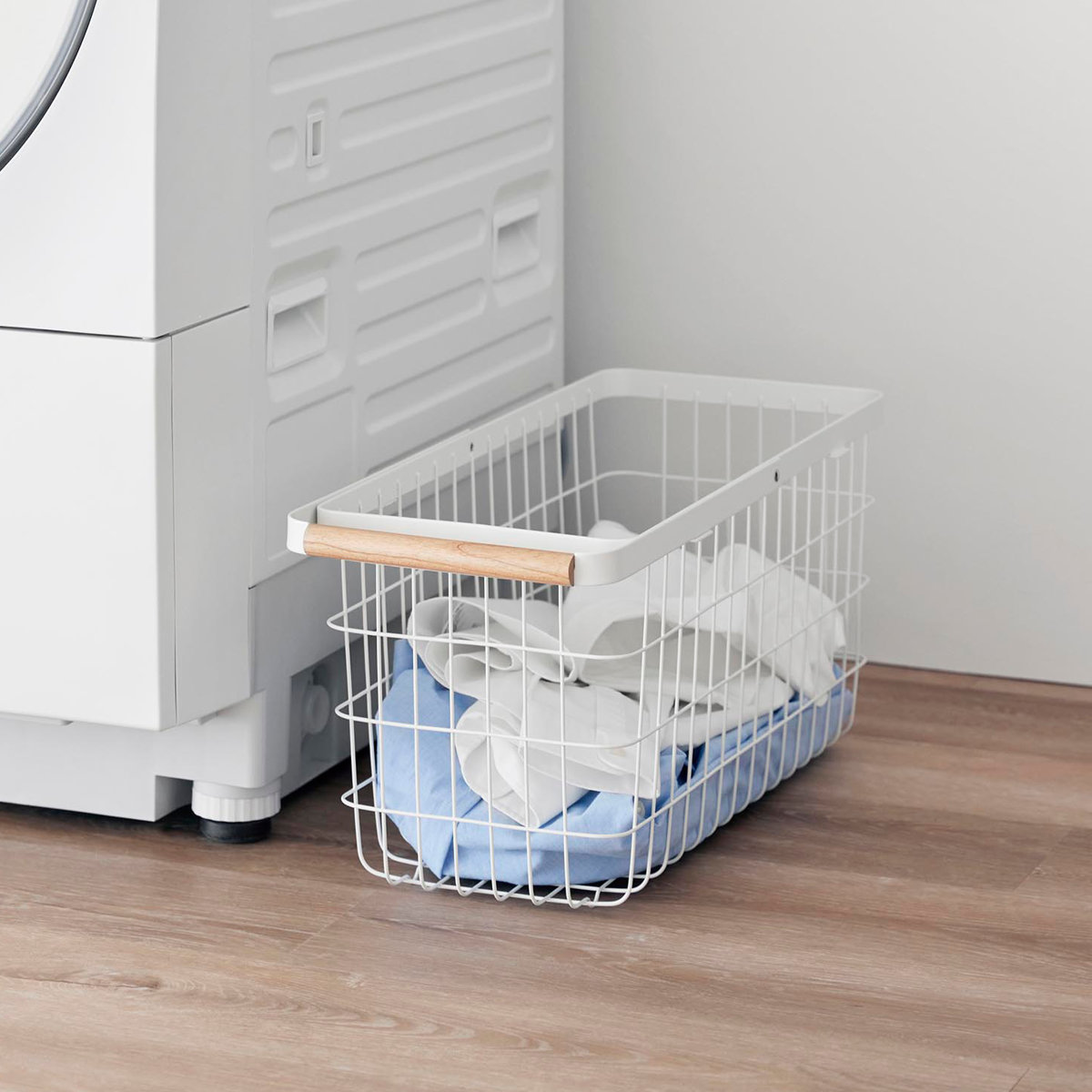 山崎実業 tosca ランドリーバスケット トスカ スリム M ( 4903208103770 トスカシリーズ ホワイト 洗濯かご ランドリー 洗濯 かご 洗濯カゴ ワイヤーバスケット バスケット 折りたたみハンドル ワイヤー 収納 )