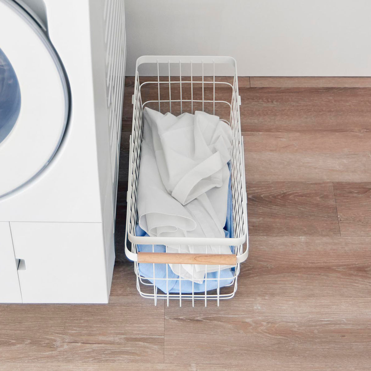 山崎実業 tosca ランドリーバスケット トスカ スリム M ( 4903208103770 トスカシリーズ ホワイト 洗濯かご ランドリー 洗濯 かご 洗濯カゴ ワイヤーバスケット バスケット 折りたたみハンドル ワイヤー 収納 )