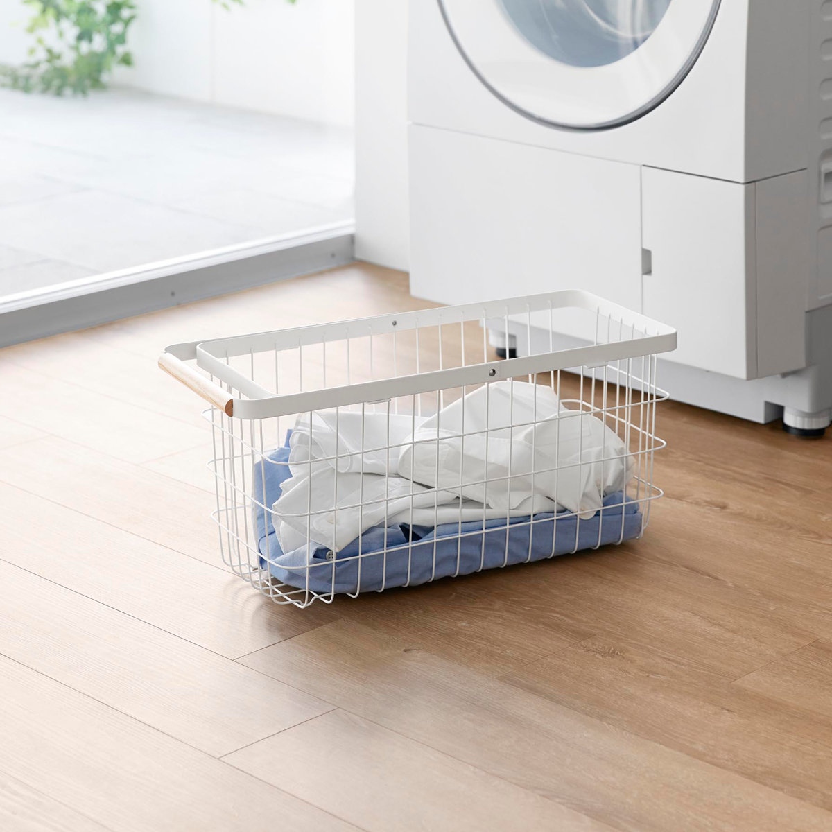 山崎実業 tosca ランドリーバスケット トスカ スリム M ( 4903208103770 トスカシリーズ ホワイト 洗濯かご ランドリー 洗濯 かご 洗濯カゴ ワイヤーバスケット バスケット 折りたたみハンドル ワイヤー 収納 )