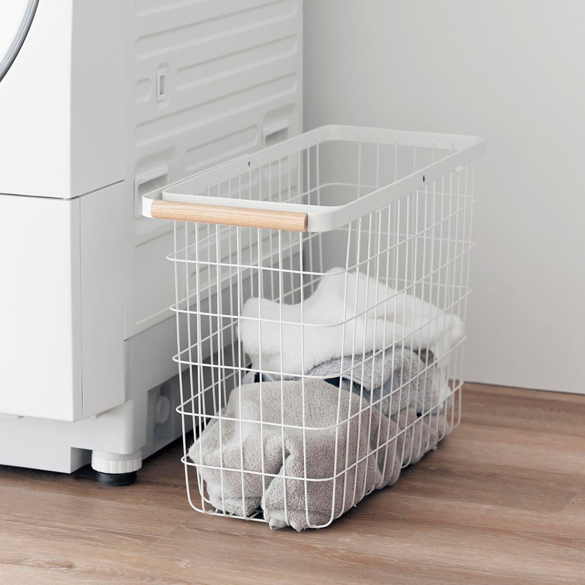 山崎実業 tosca ランドリーバスケット トスカ スリム L ( 4903208103787 トスカシリーズ ホワイト 洗濯かご ランドリー 洗濯 かご 洗濯カゴ ワイヤーバスケット バスケット 折りたたみハンドル ワイヤー 収納 )