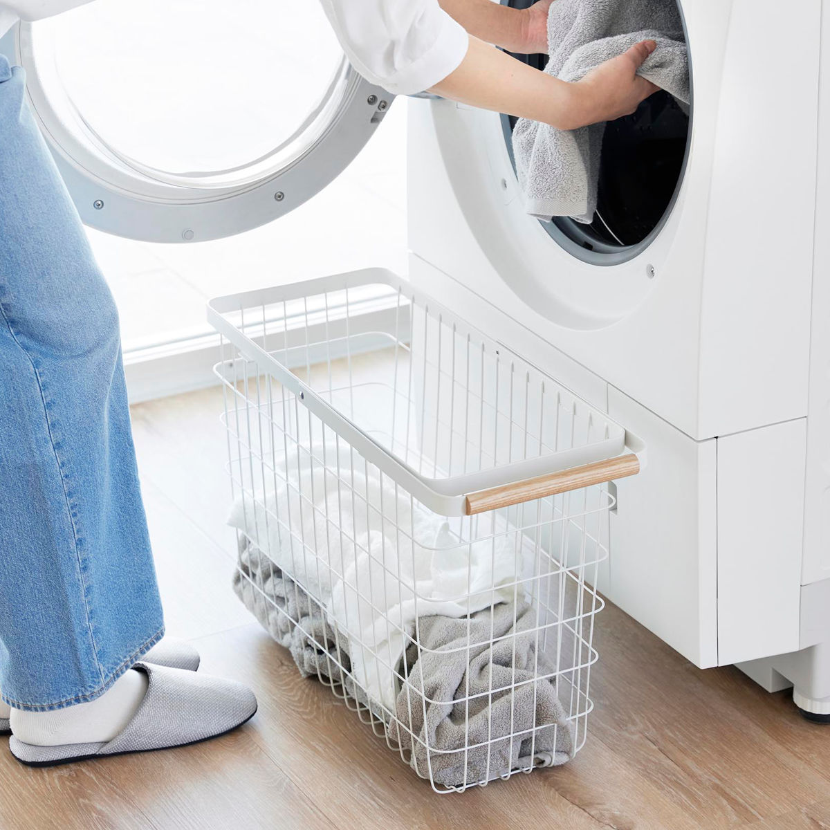 山崎実業 tosca ランドリーバスケット トスカ スリム L ( 4903208103787 トスカシリーズ ホワイト 洗濯かご ランドリー 洗濯 かご 洗濯カゴ ワイヤーバスケット バスケット 折りたたみハンドル ワイヤー 収納 )