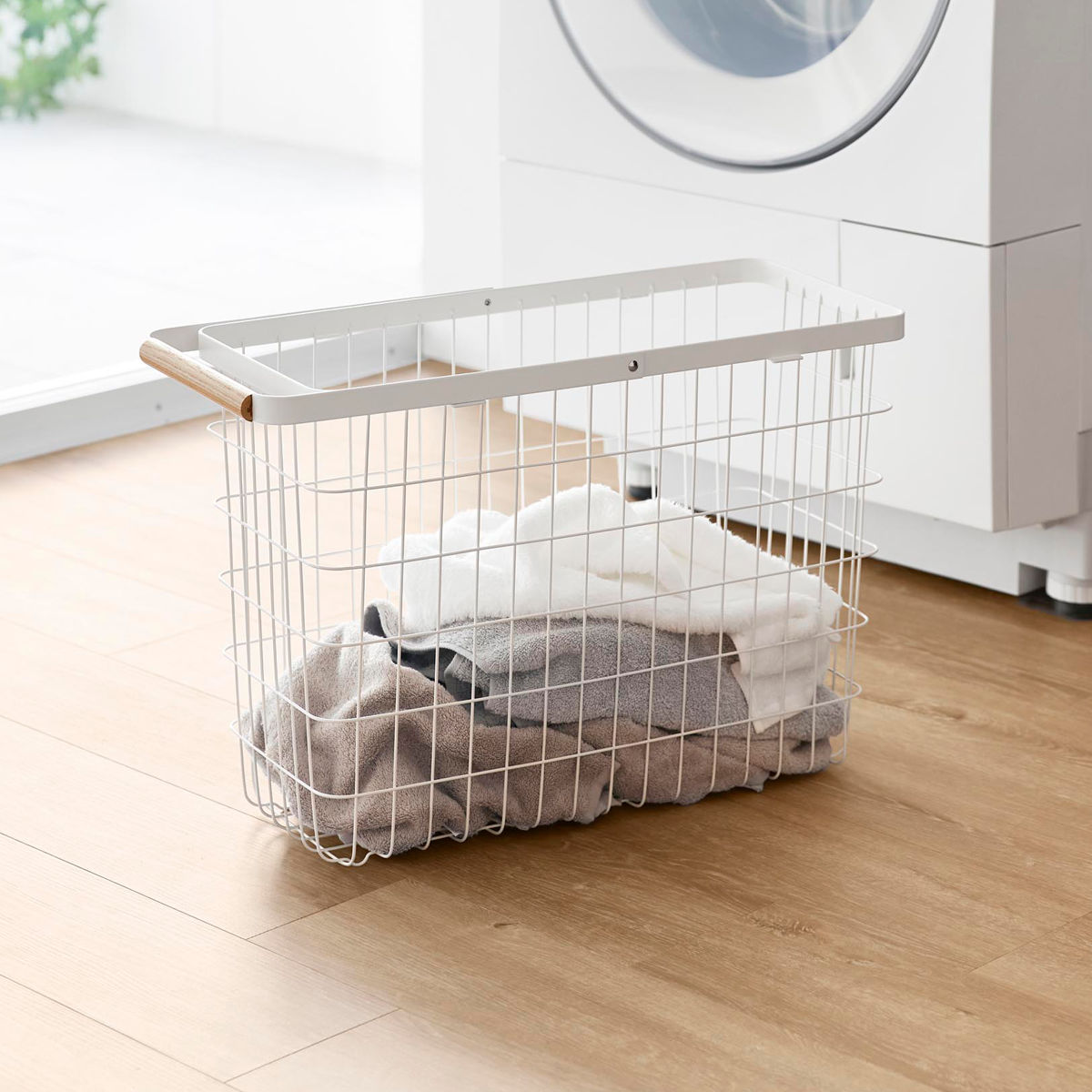 山崎実業 tosca ランドリーバスケット トスカ スリム L ( 4903208103787 トスカシリーズ ホワイト 洗濯かご ランドリー 洗濯 かご 洗濯カゴ ワイヤーバスケット バスケット 折りたたみハンドル ワイヤー 収納 )