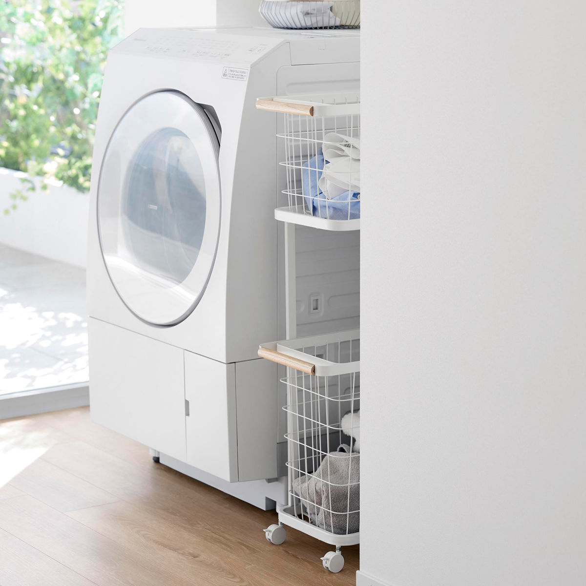 山崎実業 tosca ランドリーワゴン+バスケット トスカ スリム ( 4903208103794 トスカシリーズ ホワイト 洗濯かご ランドリー 洗濯 かご 洗濯カゴ ランドリーワゴン ワゴン ワイヤーバスケット バスケット )