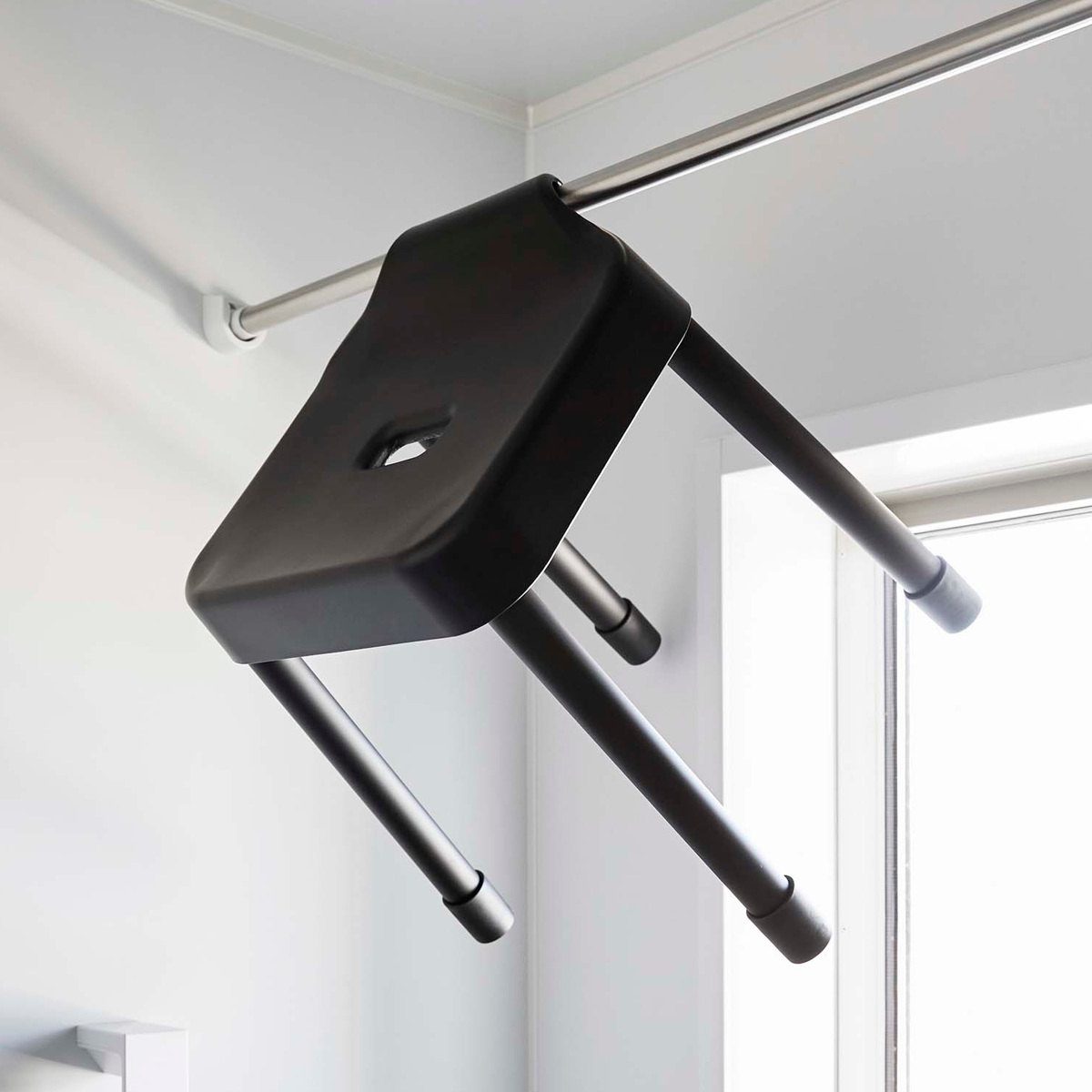 山崎実業 MIST 引っ掛け風呂イス SH35+マグネット&引っ掛け湯おけ 2点セット ミスト ( 4903208073097 バスチェア 座面高35cm 湯桶 洗面器 壁面 浮かせる ホワイト ブラック ) 【ブラック】 ブラック