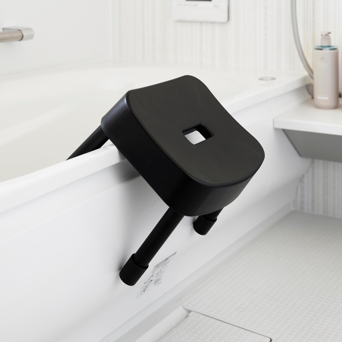 山崎実業 MIST マグネット風呂イス SH25+マグネット手おけ 2点セット ミスト ( 4903208017213 バスチェア 座面高25cm 洗面器 手桶 壁面 浮かせる ホワイト ブラック ) 【ブラック】 ブラック