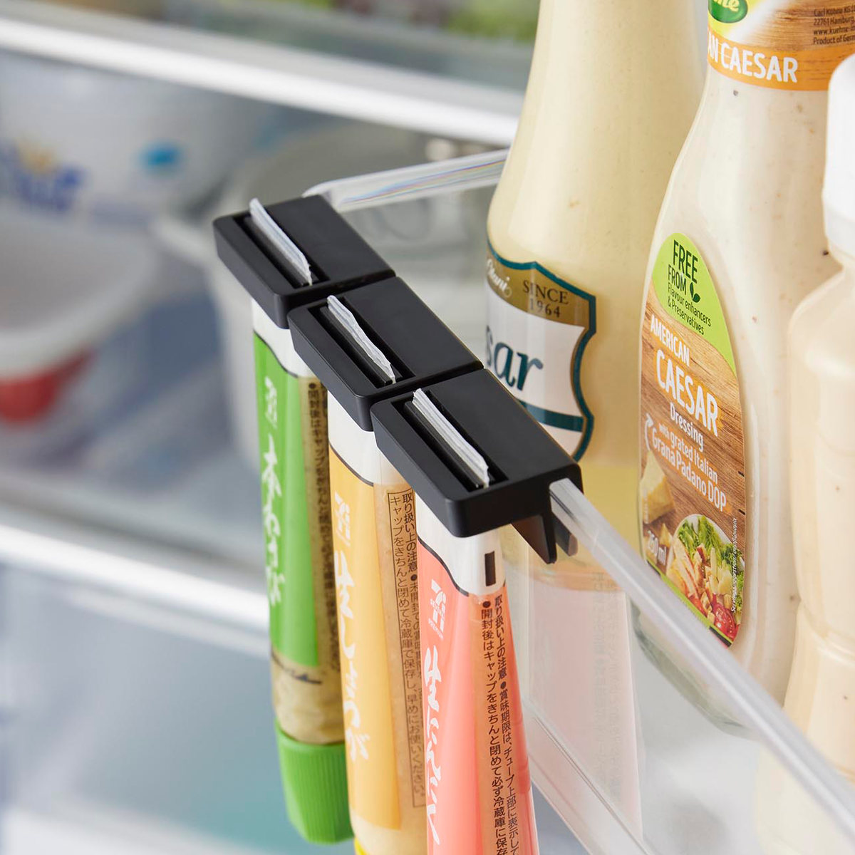 山崎実業 tower 引っ掛け絞れる薬味チューブホルダー タワー 3個組 ( 4903208104746 タワーシリーズ チューブホルダー 3個 引っ掛け 絞れる 薬味チューブ ホルダー 調味料ホルダー チューブ収納 ドアポケット スリム 仕切り ) 【ホワイト】 ホワイト