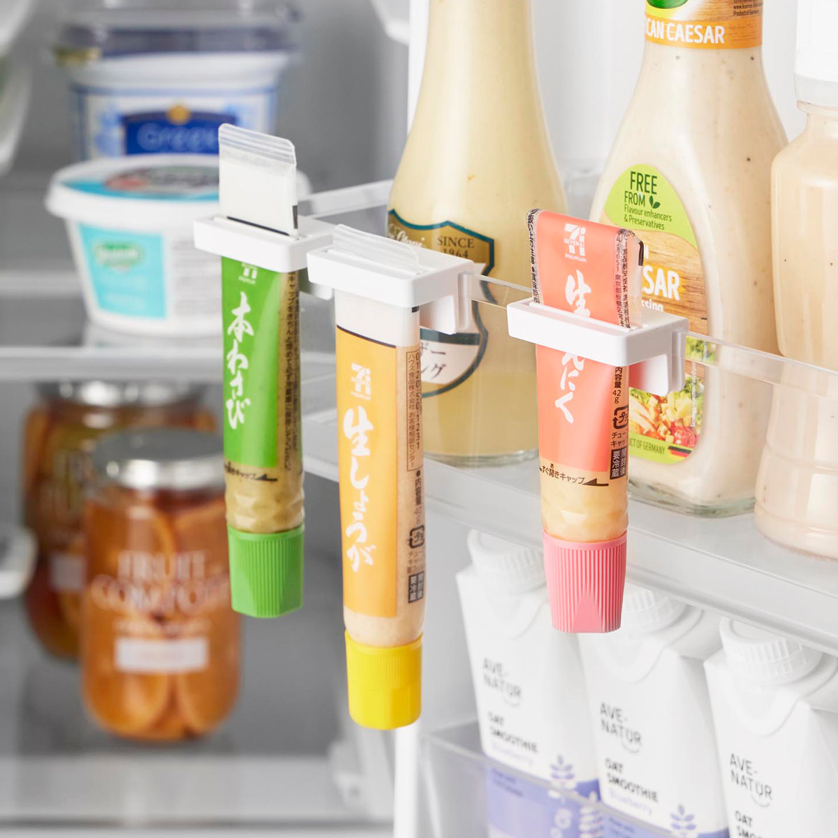 山崎実業 tower 引っ掛け絞れる薬味チューブホルダー タワー 3個組 ( 4903208104746 タワーシリーズ チューブホルダー 3個 引っ掛け 絞れる 薬味チューブ ホルダー 調味料ホルダー チューブ収納 ドアポケット スリム 仕切り ) 【ホワイト】 ホワイト