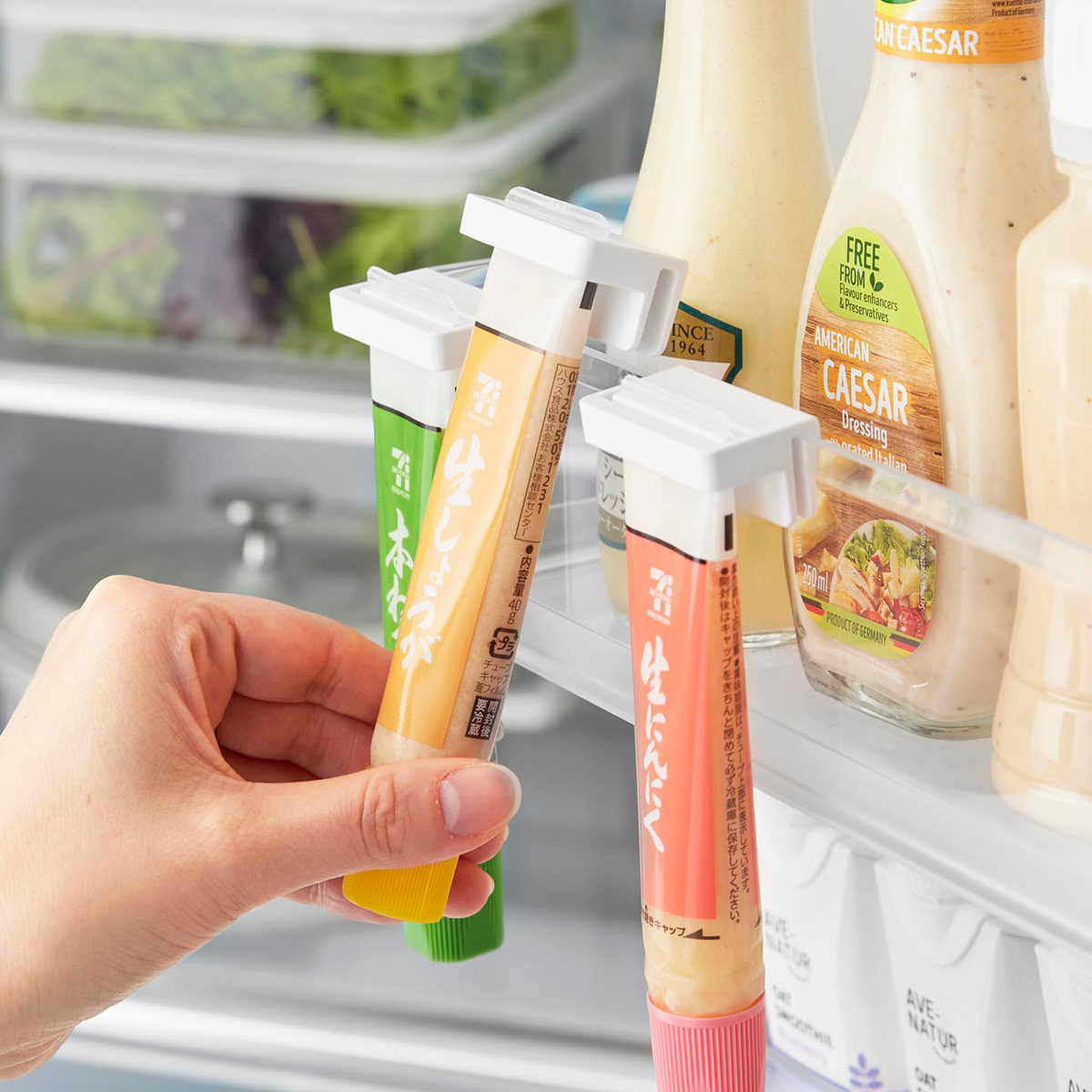 山崎実業 tower 引っ掛け絞れる薬味チューブホルダー タワー 3個組 ( 4903208104746 タワーシリーズ チューブホルダー 3個 引っ掛け 絞れる 薬味チューブ ホルダー 調味料ホルダー チューブ収納 ドアポケット スリム 仕切り ) 【ホワイト】 ホワイト