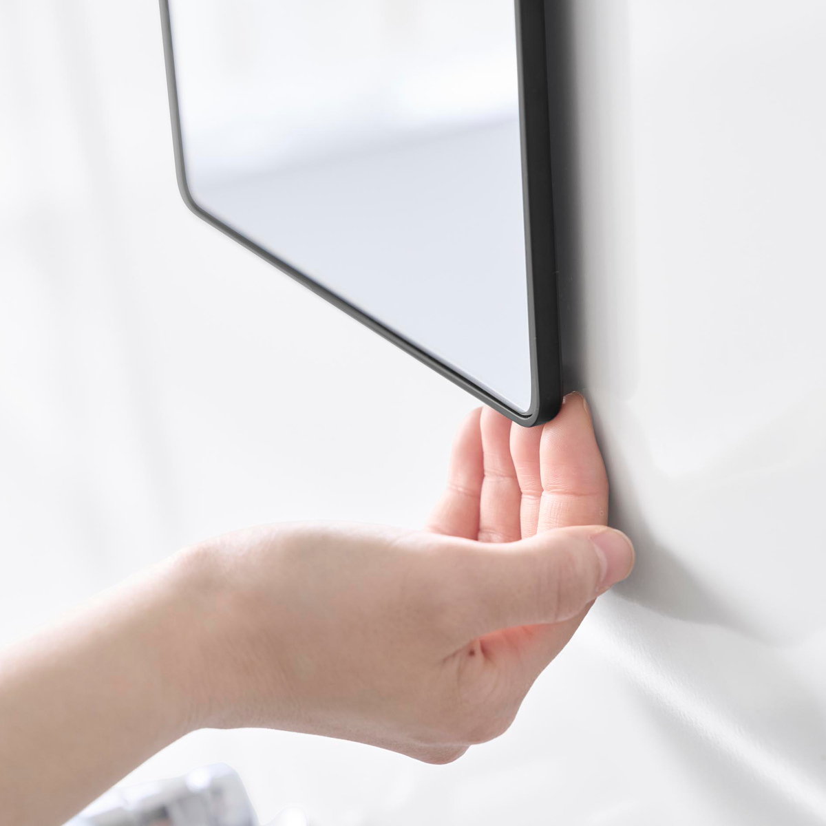 山崎実業 tower マグネットバスルームミラー タワー 角型 ( 4903208103060 タワーシリーズ バスルームミラー 鏡 風呂 磁石 マグネット バスルーム ミラー くもり止め バスミラー 長方形 かがみ 壁面 ) 【ブラック】 ブラック