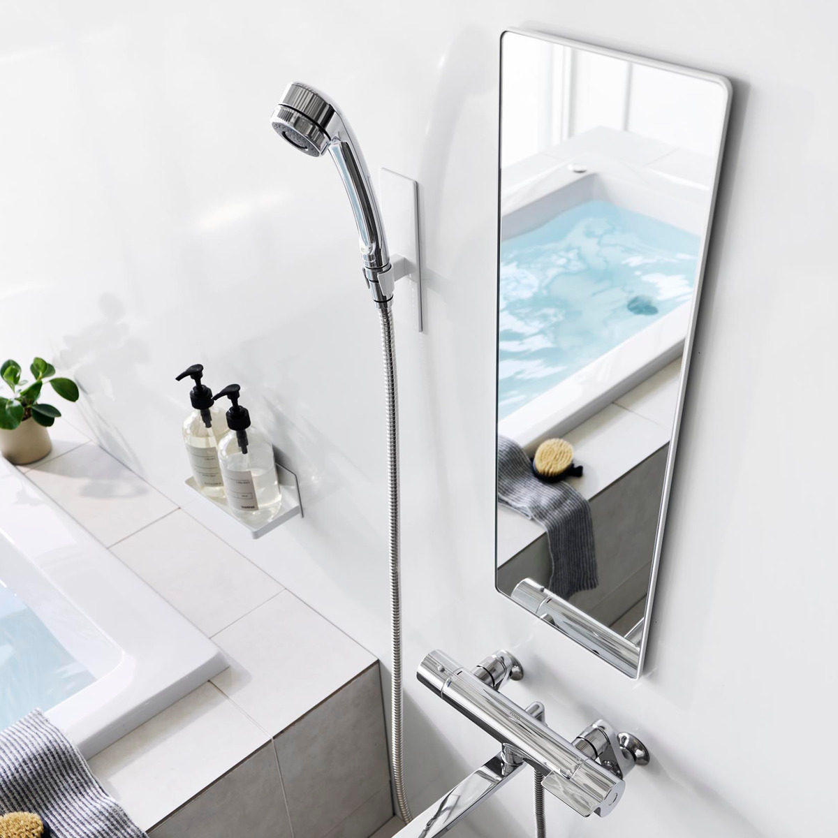 山崎実業 tower マグネットバスルームミラー タワー 角型 ロング ( 4903208103084 タワーシリーズ バスルームミラー 鏡 風呂 磁石 マグネット バスルーム ミラー くもり止め バスミラー 長方形 かがみ ) 【ブラック】 ブラック