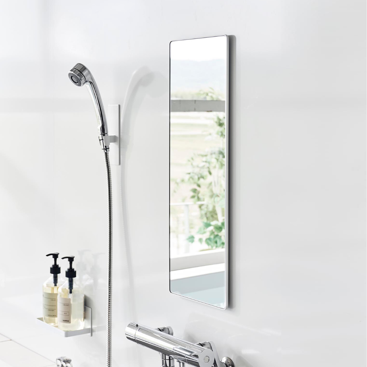 山崎実業 tower マグネットバスルームミラー タワー 角型 ロング ( 4903208103084 タワーシリーズ バスルームミラー 鏡 風呂 磁石 マグネット バスルーム ミラー くもり止め バスミラー 長方形 かがみ ) 【ブラック】 ブラック