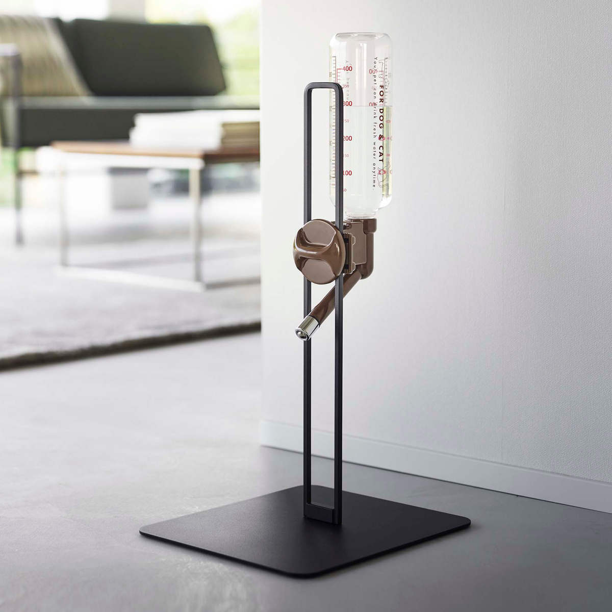 山崎実業 nooks ペット用ボトル給水器スタンド ヌークス ( 4903208057066 給水器 給水ボトル ウォータースタンド ペット給水器 水飲み器 犬 猫 高さ調節 取り付け 設置 簡単 持ち運び 水飲み おしゃれ 白 黒 ホワイト ブラック ) 【ホワイト】 ホワイト