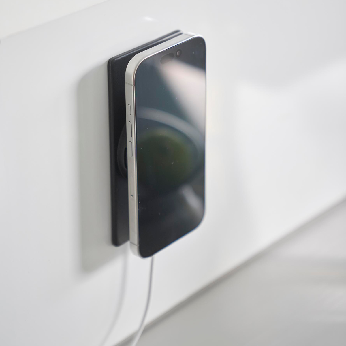 山崎実業 tower マグネットスマートフォン充電ホルダー タワー ( 4903208100861 タワーシリーズ スマートフォン充電ホルダー マグネット 磁石 スマートフォン 充電ホルダー 壁面収納 壁 対応 スマホホルダー ) 【ブラック】 ブラック