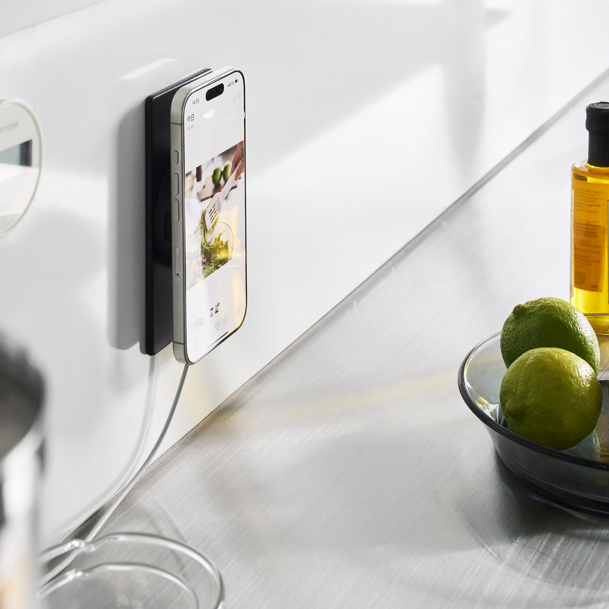 山崎実業 tower マグネットスマートフォン充電ホルダー タワー ( 4903208100861 タワーシリーズ スマートフォン充電ホルダー マグネット 磁石 スマートフォン 充電ホルダー 壁面収納 壁 対応 スマホホルダー ) 【ブラック】 ブラック