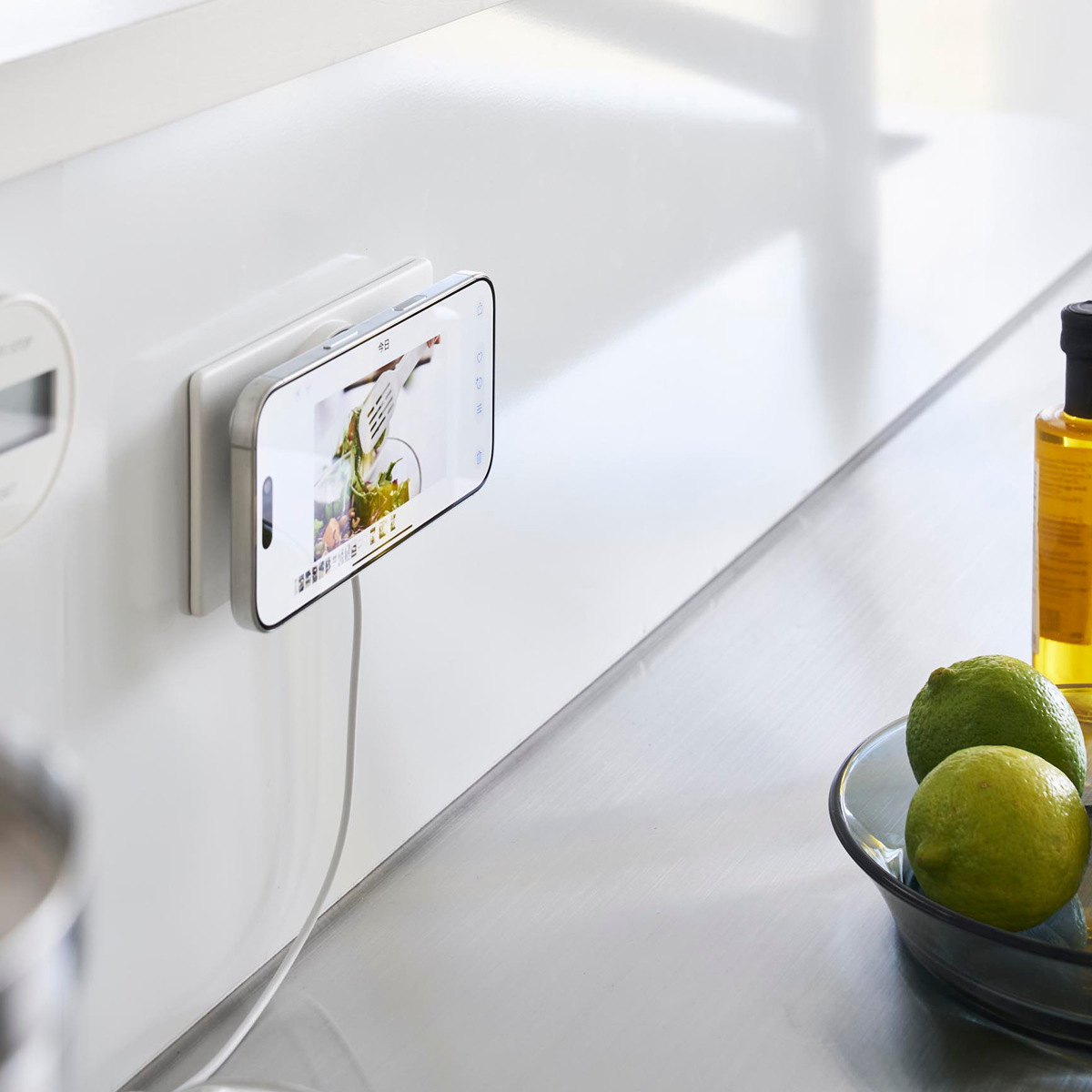 山崎実業 tower マグネットスマートフォン充電ホルダー タワー ( 4903208100861 タワーシリーズ スマートフォン充電ホルダー マグネット 磁石 スマートフォン 充電ホルダー 壁面収納 壁 対応 スマホホルダー ) 【ブラック】 ブラック