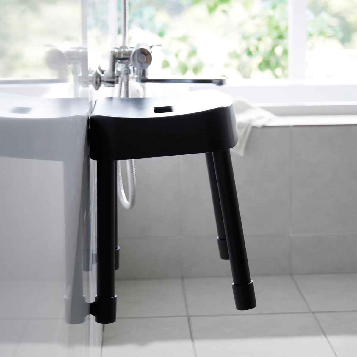 山崎実業 MIST マグネット風呂イス SH40+マグネット&引っ掛け湯おけ+マグネット手おけ 3点セット ミスト ( 4903208103756 バスチェア 座面高40cm 湯桶 洗面器 手桶 壁面 浮かせる ホワイト ブラック ) 【ホワイト】 ホワイト