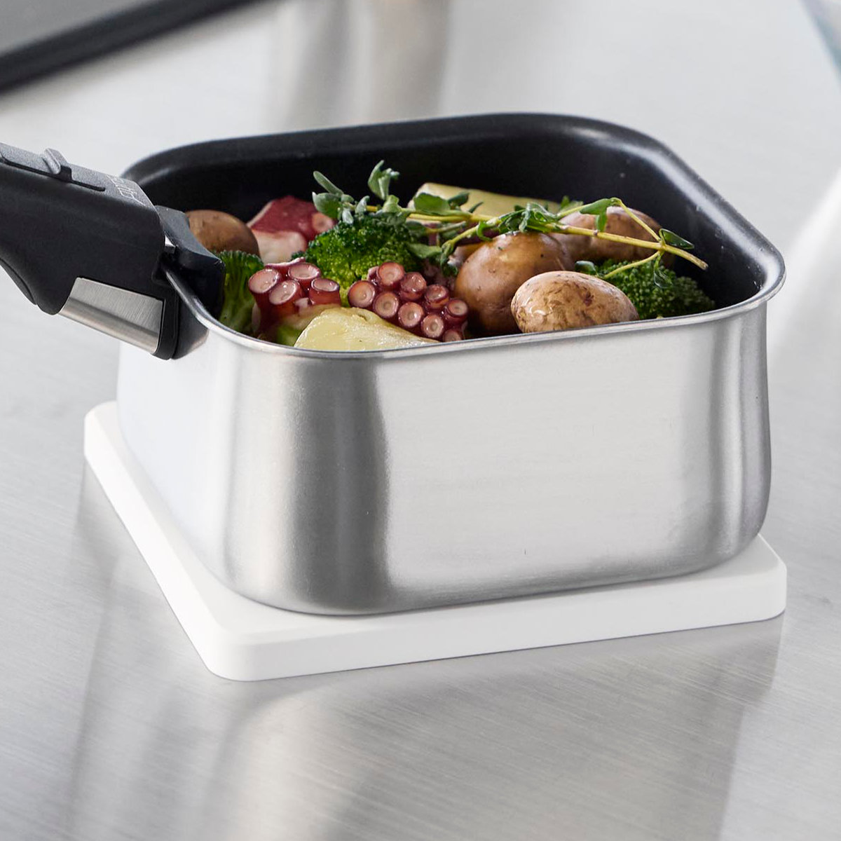 山崎実業 tower マグネットシリコーン鍋敷き 角型 タワー ( 4903208103206 タワーシリーズ 鍋敷き なべ敷き 鍋敷 鍋しき シリコン 磁石 マグネット シリコーン シリコーン鍋敷き 四角 シリコン鍋敷き 耐熱 ) 【ブラック】 ブラック