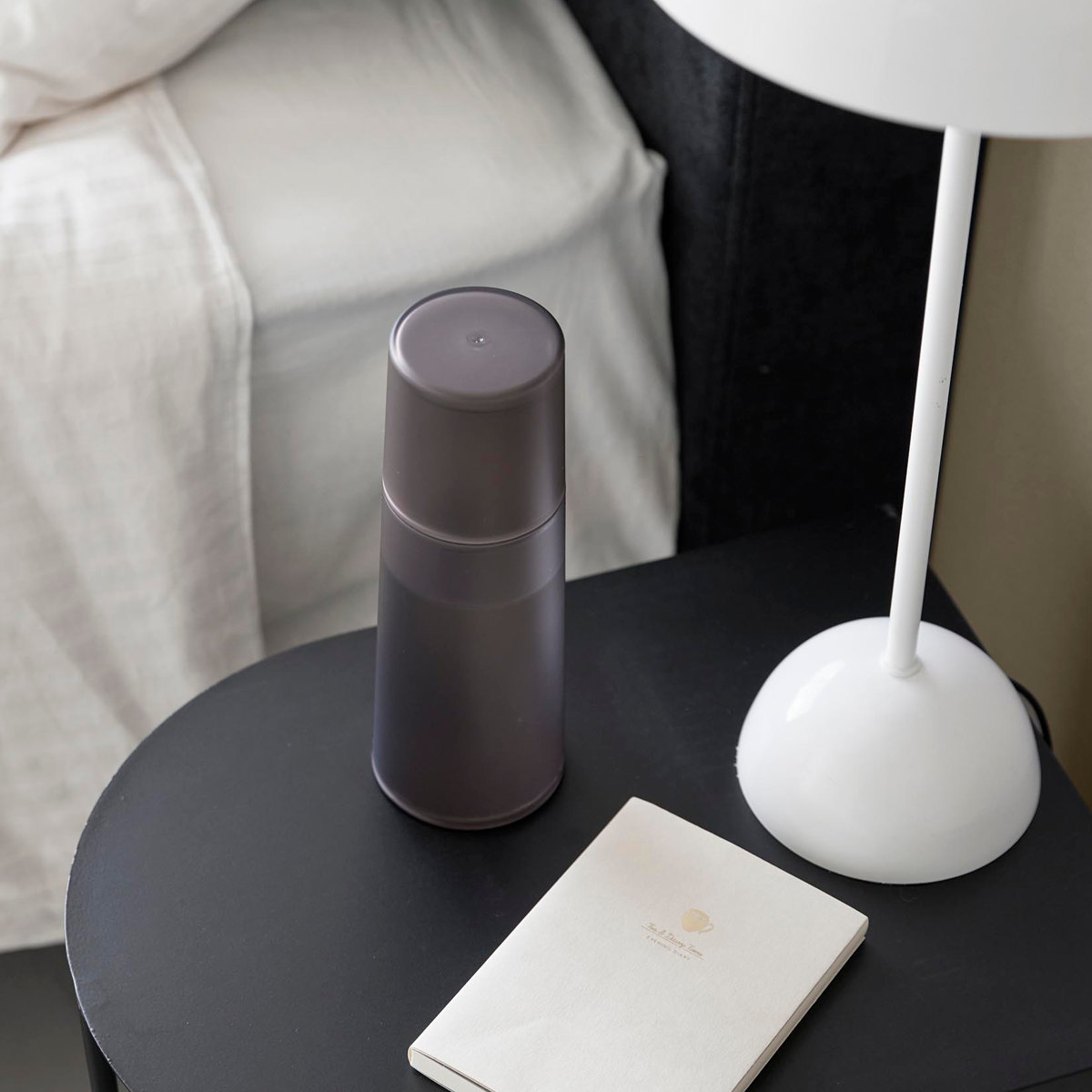 山崎実業 tower ベッドサイドカラフェ タワー ( 4903208107570 タワーシリーズ カラフェ ピッチャー 水差し 水入れ ベッド 寝室 就寝時 水分補給 ウォーターカラフェ ) 【ブラック】 ブラック