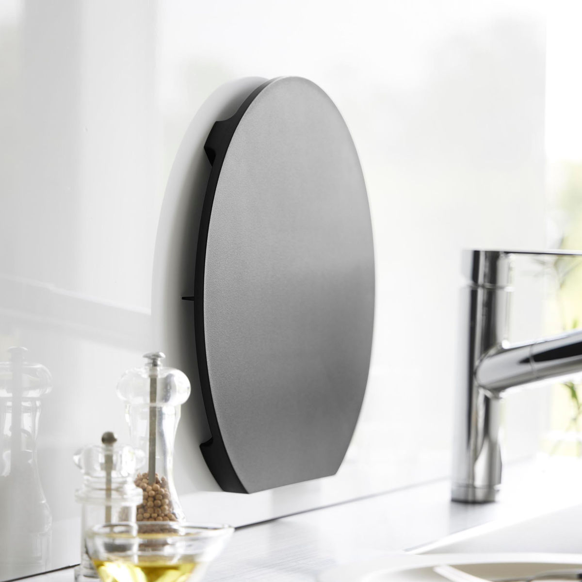 山崎実業 tower 食洗機対応マグネット抗菌まな板 タワー ラウンド L ( 4903208106245 タワーシリーズ まな板 抗菌 マグネット式 まないた マナイタ 俎板 食洗機対応 抗菌まな板 磁石 半円 円形 丸まな板 ) 【ホワイト】 ホワイト