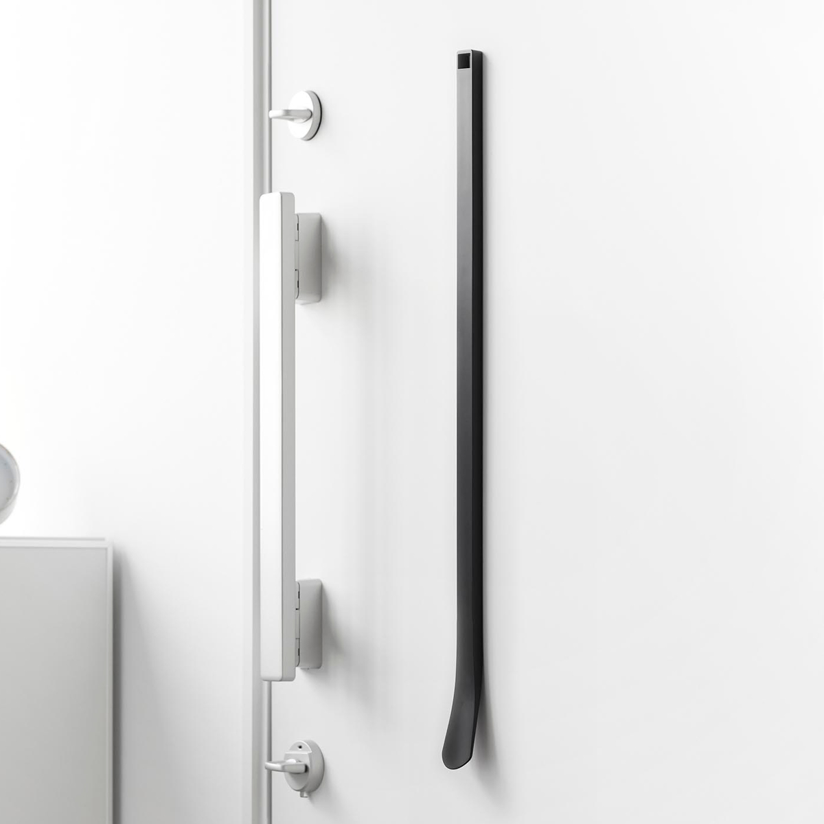 山崎実業 tower マグネット 靴ベラ タワー 65cm ( 4903208108904 タワーシリーズ くつべら 靴 靴べら 下駄箱 げた箱 磁石 65センチ 玄関 玄関扉 扉 ドア 浮かせる収納 浮かせて収納 壁面 壁面収納 ) 【ブラック】 ブラック