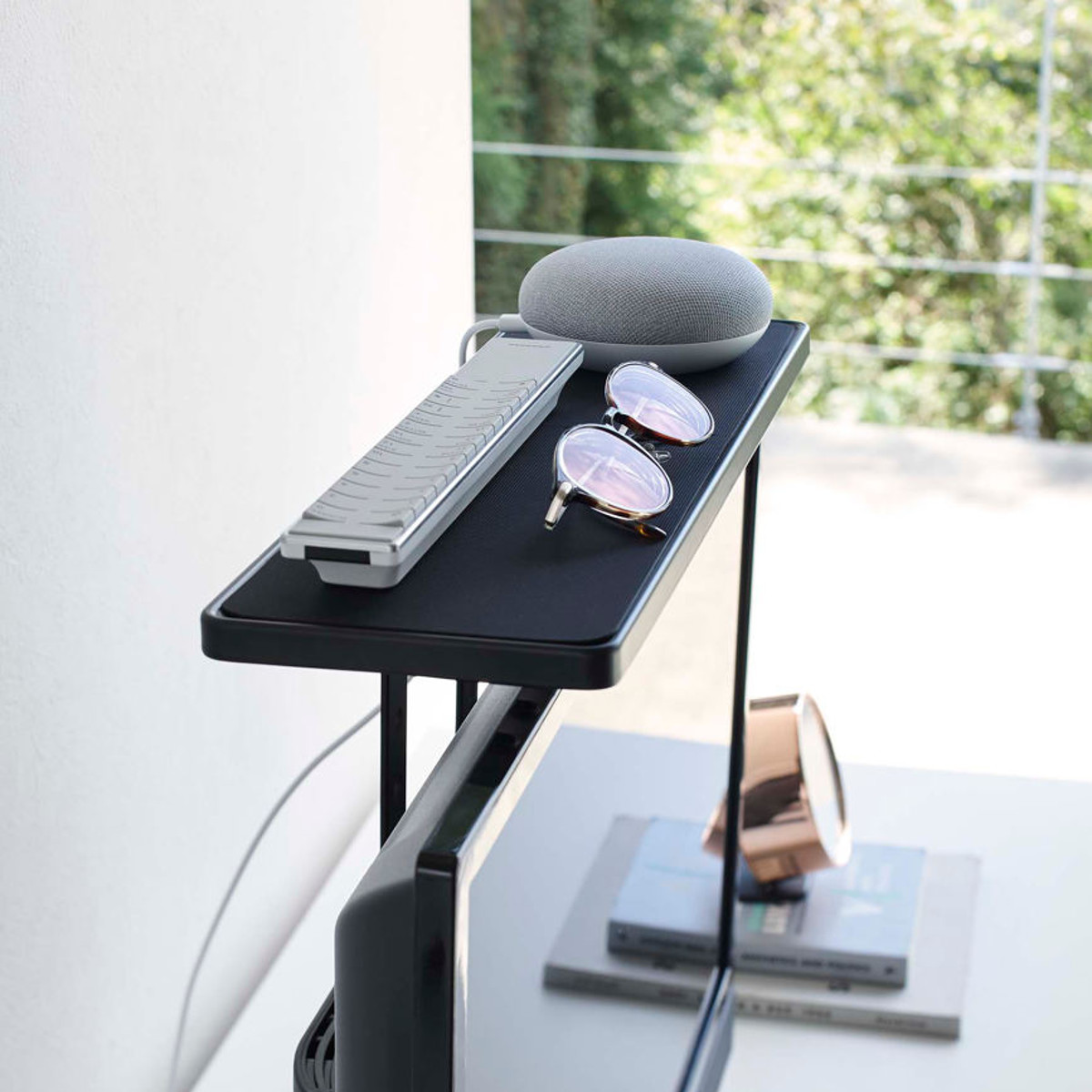 山崎実業 smart テレビ上ラック スマート ワイド40 ( 4903208048811 テレビ上 テレビ 上 テレビ上収納 収納ラック リモコン ルーター スピーカー 収納 TV リモコンラック 一時置き シンプル おしゃれ メガネ コントローラー ゲーム )