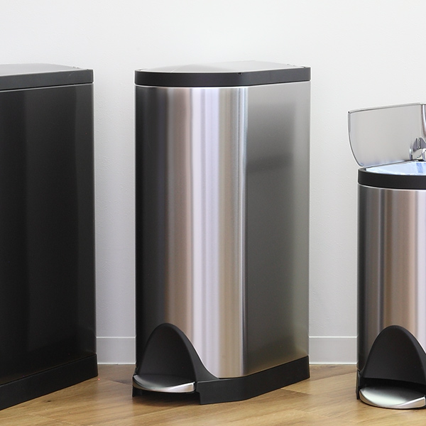 正規品 ゴミ箱 シンプルヒューマン simplehuman バタフライステップカン 30L ペダル式 ステンレス ( おしゃれ スリム ごみ箱 CW1824 ふた付き 縦型 ごみばこ ダストボックス 30 リットル キッチン )