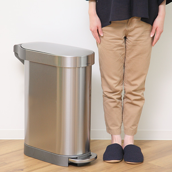 正規品 ゴミ箱 シンプルヒューマン simplehuman 45L スリムステップカン ステンレス ふた付き ( ダストボックス ごみ箱 キッチン スリム ペダル くずかご おしゃれ 袋 見えない 45 リットル リビング )