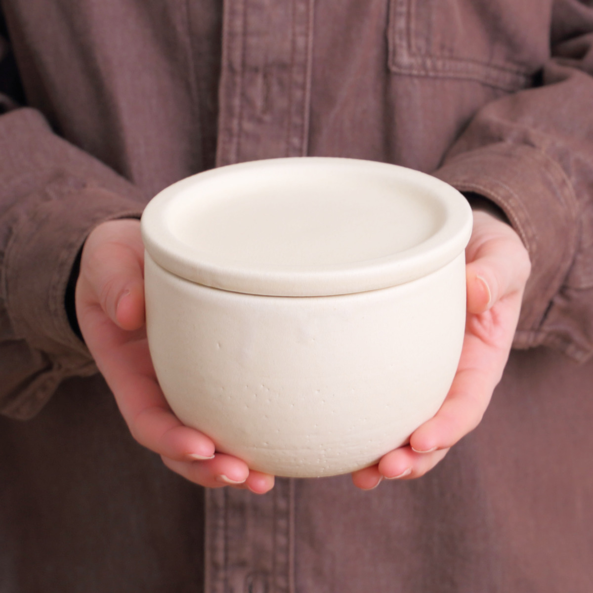 おひつ 1合 Hangout Rice container ( 陶器 日本製 電子レンジ対応 冷凍 保存容器 600ml 茶碗 信楽焼 ごはん ご飯 お米 米 御櫃 お櫃 炊き立て 美味しい おいしい めしびつ 小さめ お茶碗 ) 【ホワイト】 ホワイト