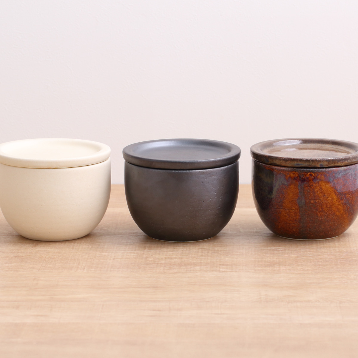 おひつ 1合 Hangout Rice container ( 陶器 日本製 電子レンジ対応 冷凍 保存容器 600ml 茶碗 信楽焼 ごはん ご飯 お米 米 御櫃 お櫃 炊き立て 美味しい おいしい めしびつ 小さめ お茶碗 ) 【ホワイト】 ホワイト