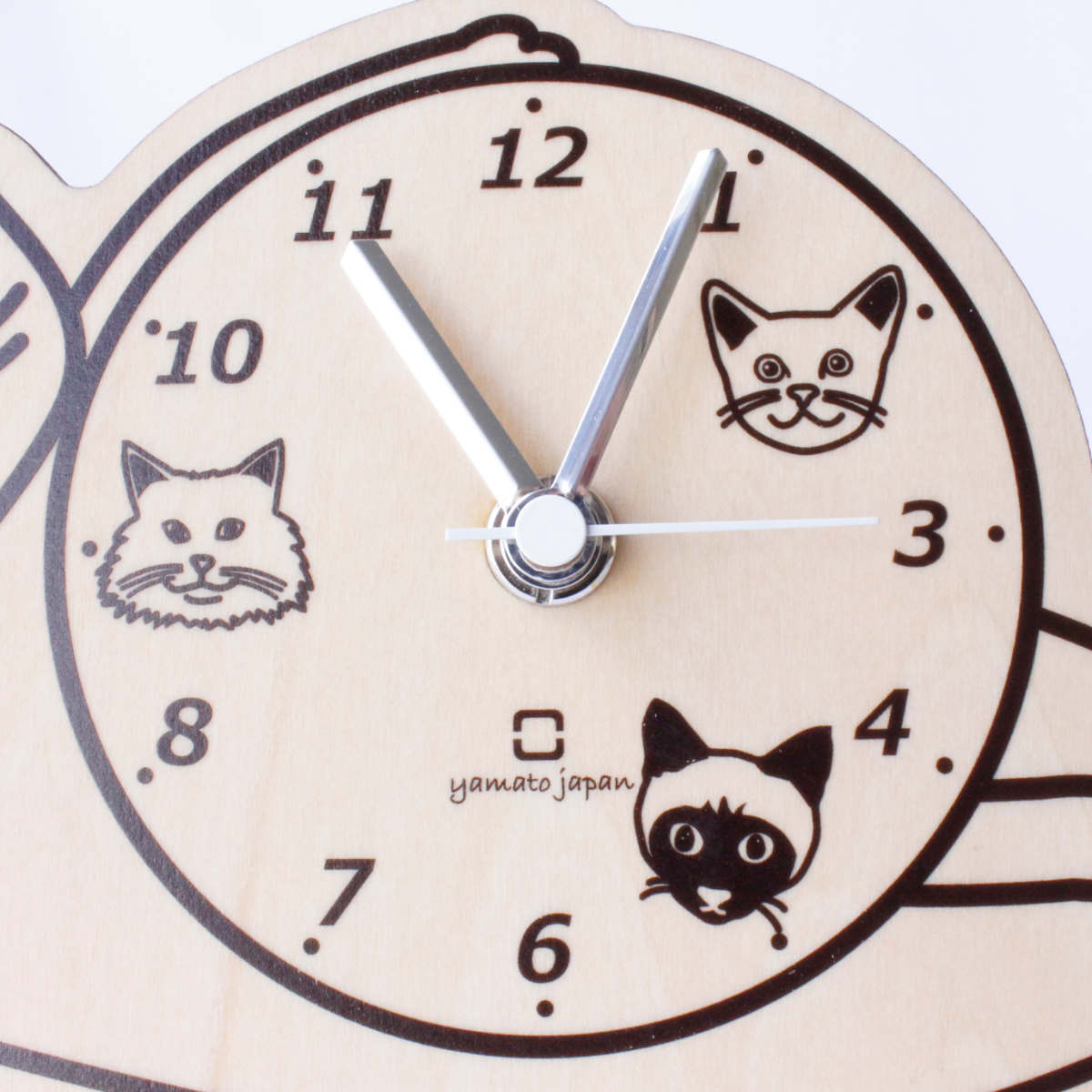 置き時計 stand clock CATS ヤマト工芸 エキゾチックショートヘア （ 時計 置時計 木製 木目調 とけい クロック アナログ ねこ  おしゃれ 猫 ネコ 北欧 子ども部屋 リビング ユニーク インテリア かわいい ）