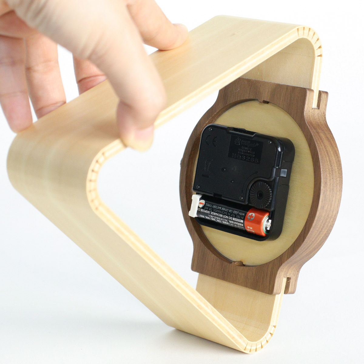 置き時計 腕時計風 木製 天然木 ヤマト工芸 北欧 北欧風 日本製 ( 置時計 おしゃれ アナログ クロック テーブルクロック 卓上時計 シンプル インテリア コンパクト ) 【ブラウン】 ブラウン