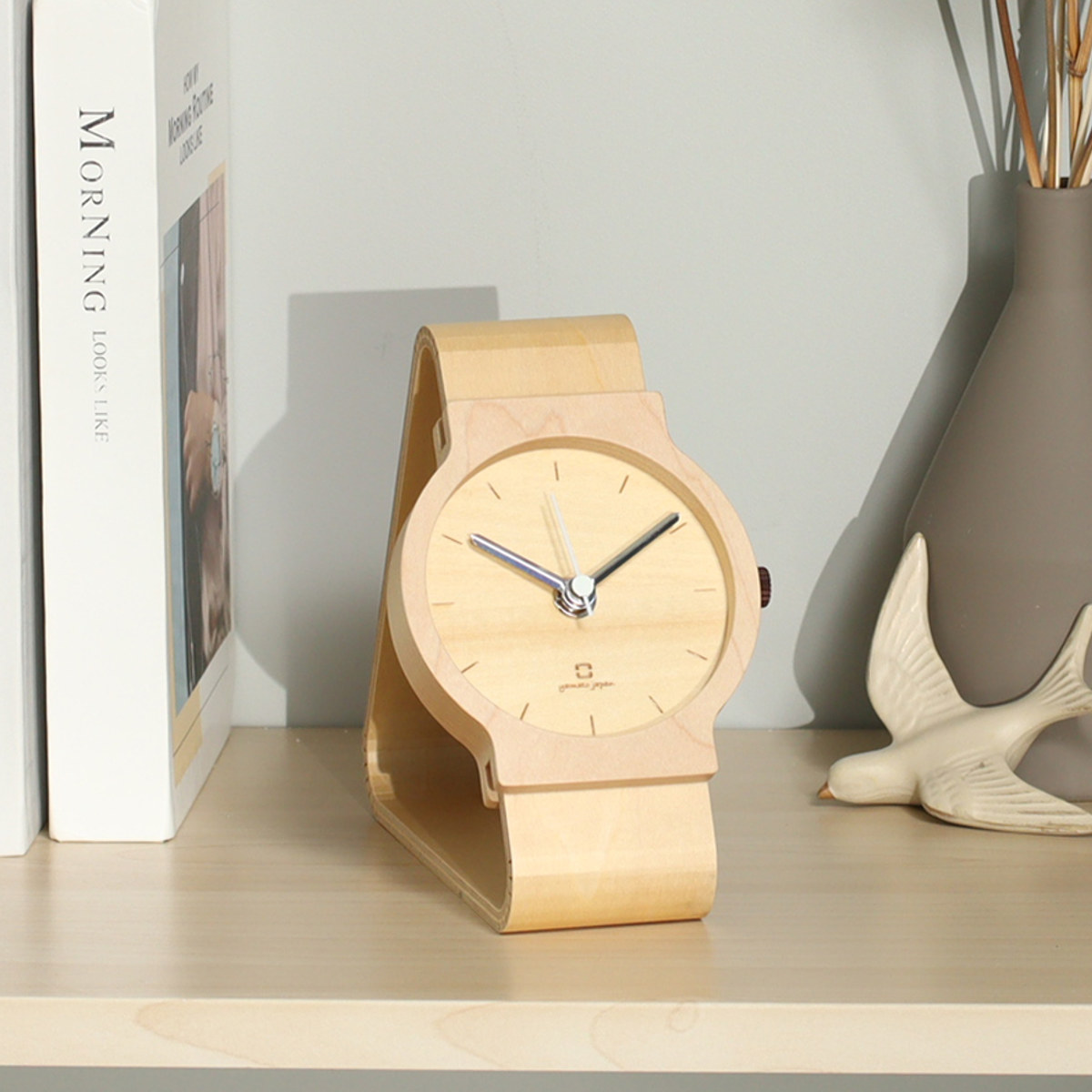 置き時計 腕時計風 木製 天然木 ヤマト工芸 北欧 北欧風 日本製 ( 置時計 おしゃれ アナログ クロック テーブルクロック 卓上時計 シンプル インテリア コンパクト ) 【ブラウン】 ブラウン